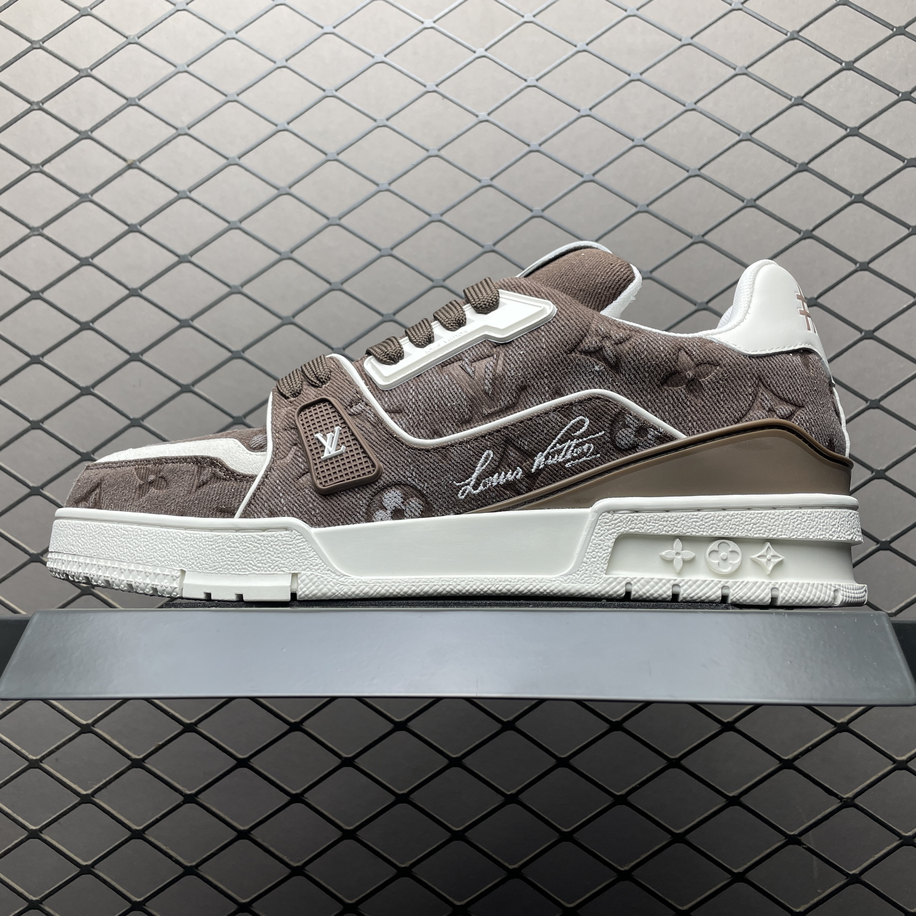 L X V TRAINER SNEAKERS