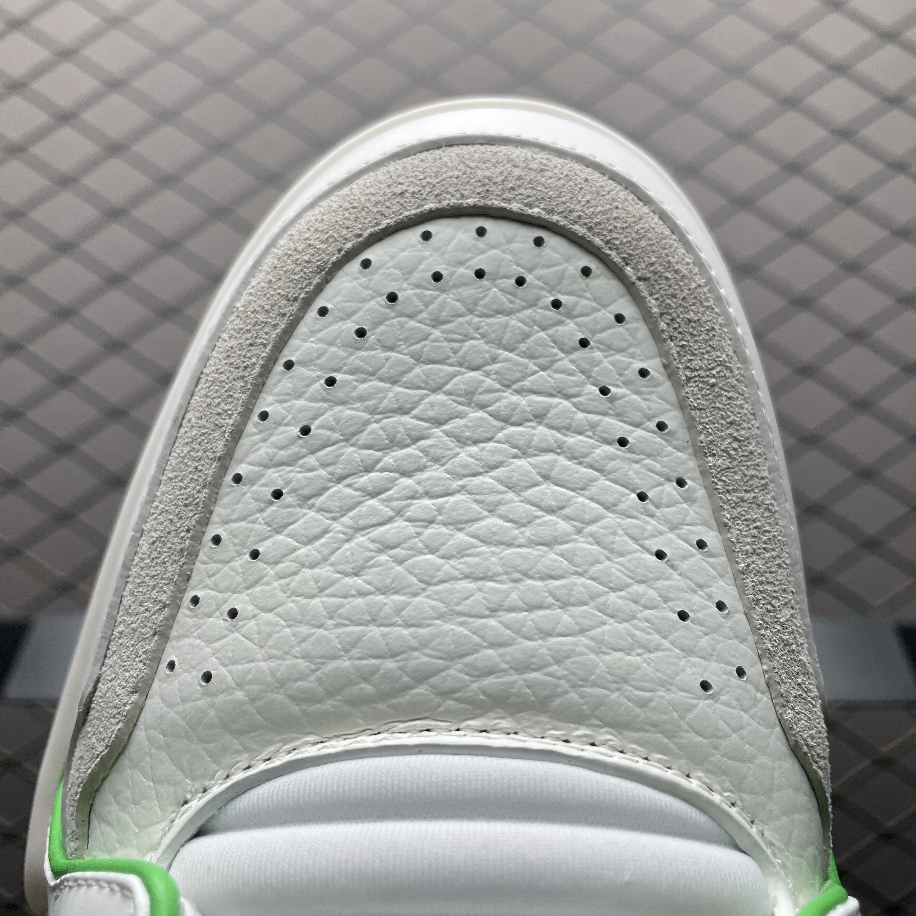 L X V TRAINER Sneakers detail 7