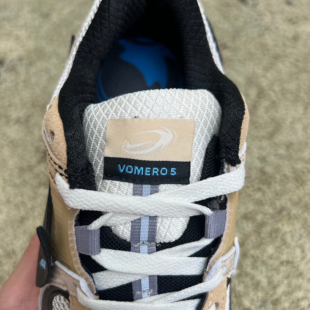 耐克王 Vomero 5白棕 Nike Zoom Vomero 5 复古运动跑步鞋 FD0533-010