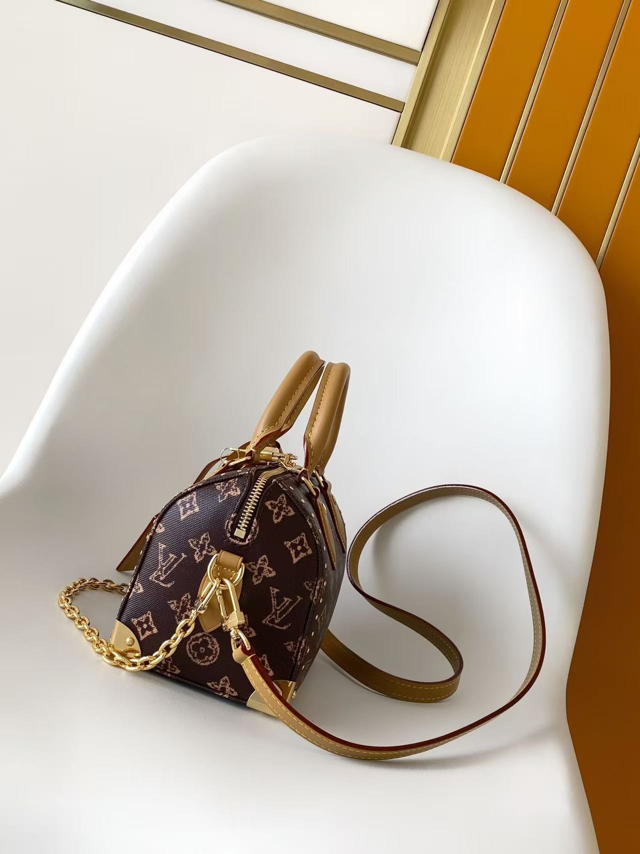 L X V Speedy Trunk 20 M28102 Size:20.5x13.5x11cm detail 2