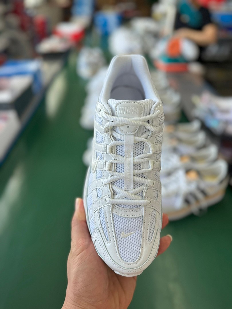 NIKE P-6000 全白 原装订单 外围平台专供 复古科技个性老爹鞋P-6000 灵感来源于 Pegasus 25 和 Pegasus 2006