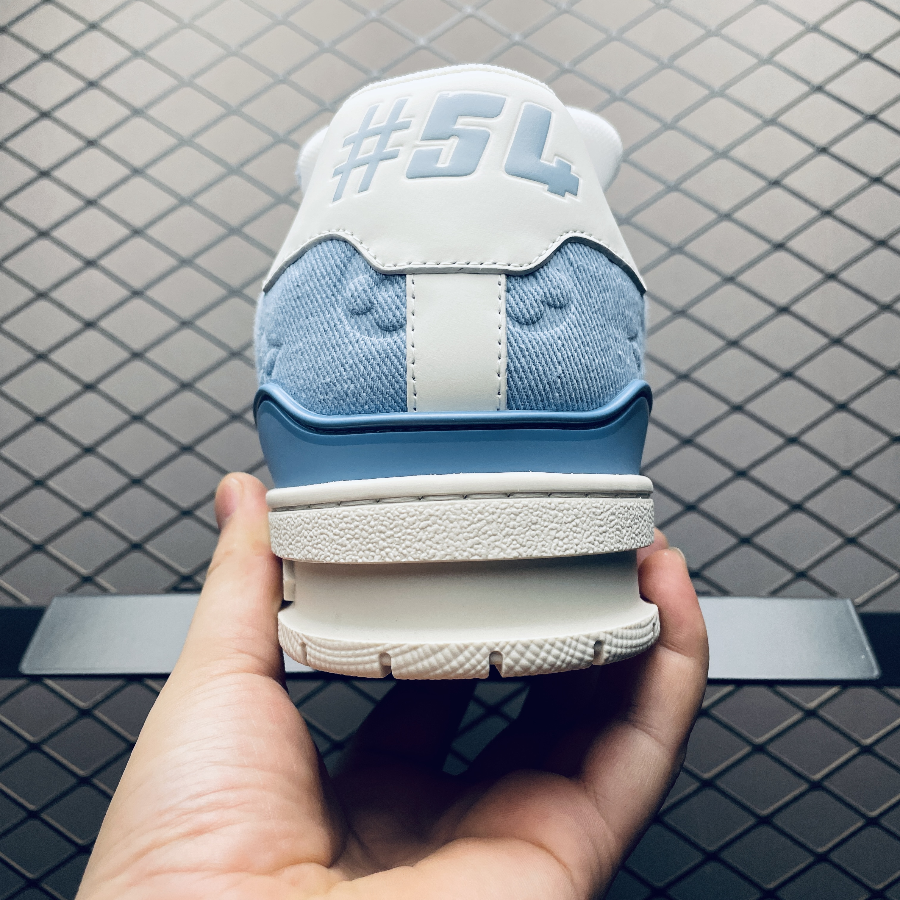 L X V TRAINER SNEAKERS detail 2