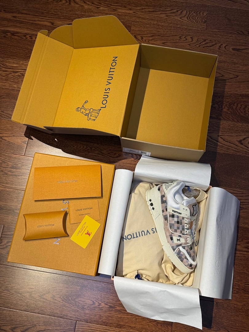 LV Trainer  蛇年限定白色棋盘格 尺码：36-46  48