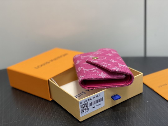 L X V Wallets(Multiple sizes) detail 14