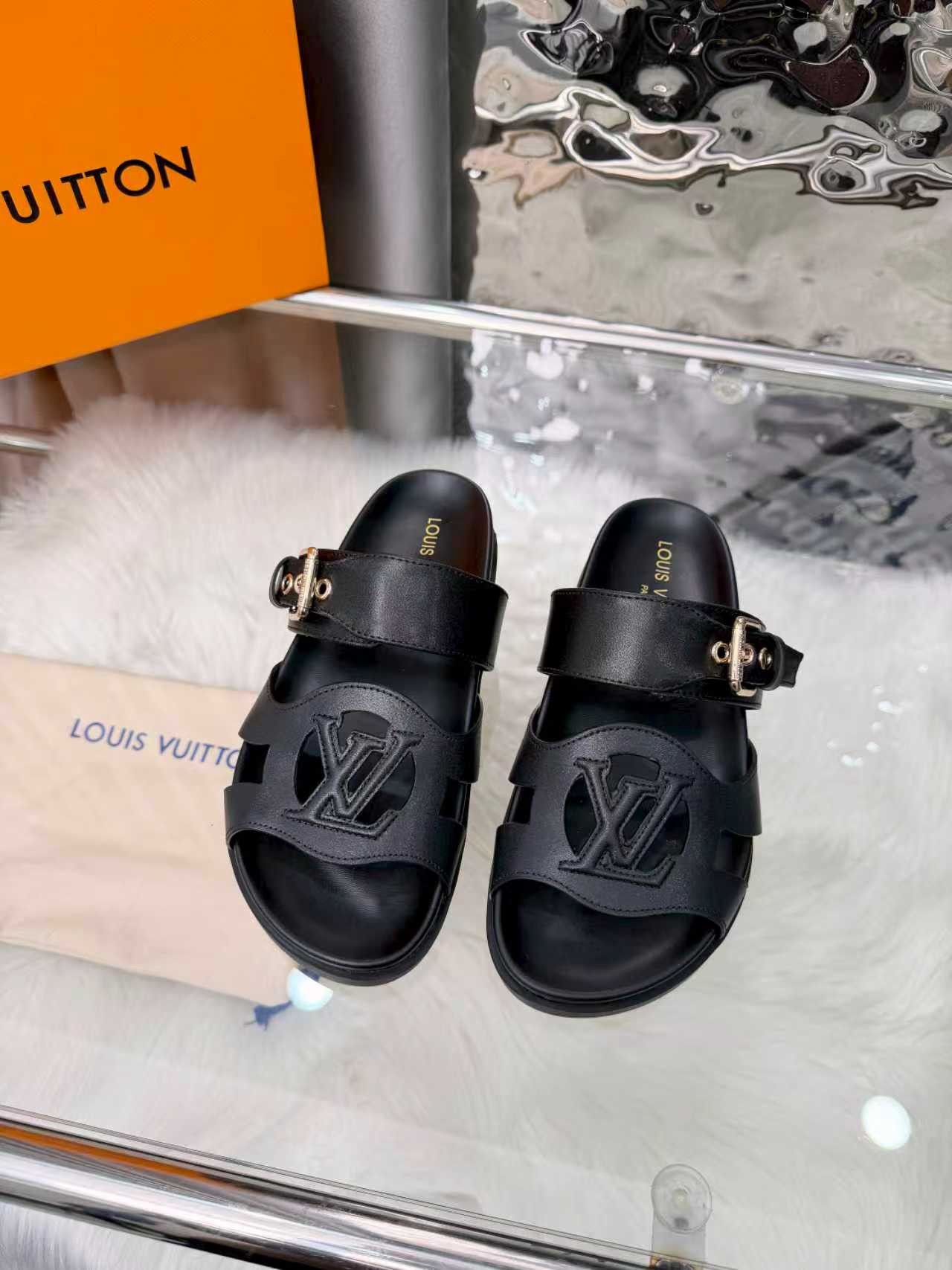L X V SLIPPERS