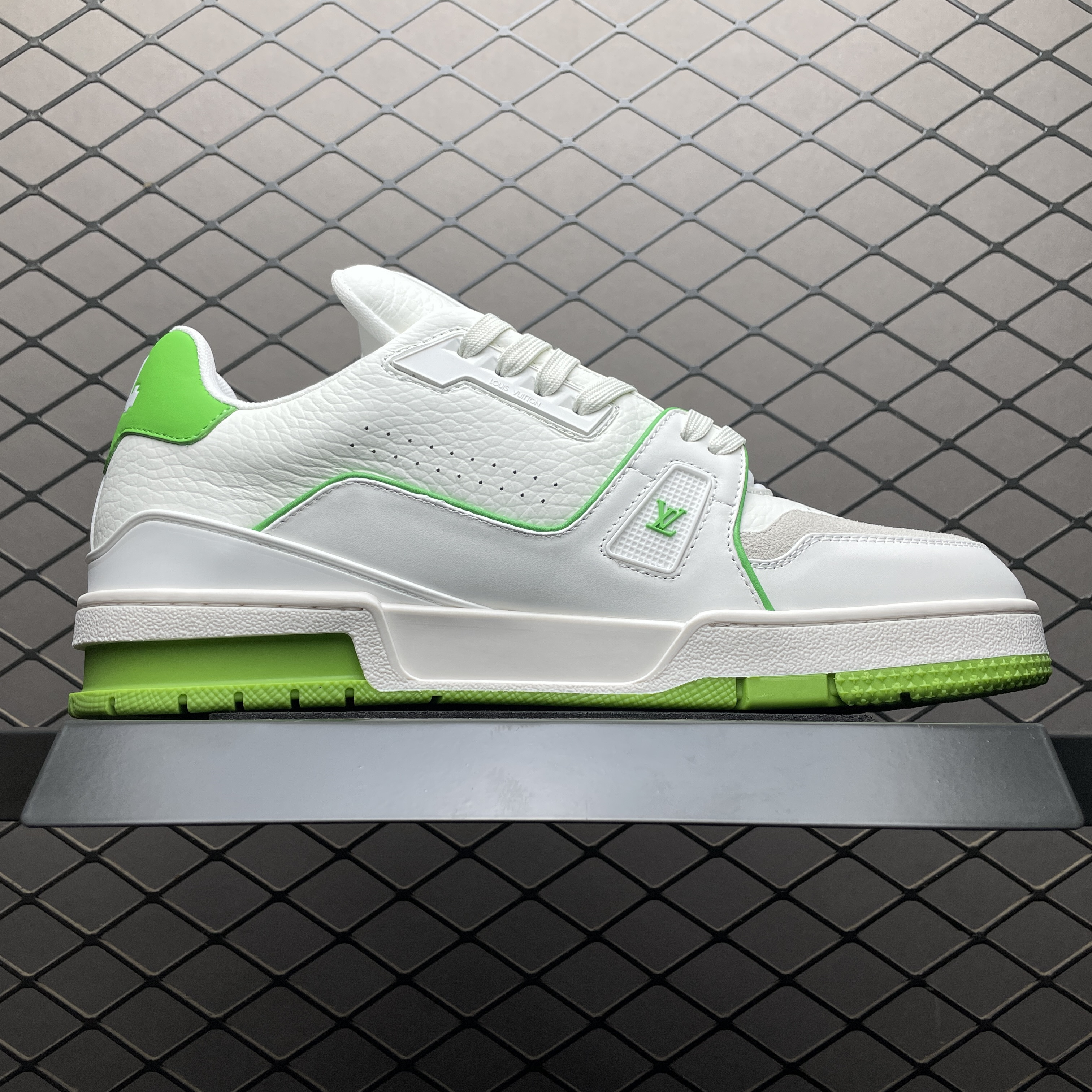 L X V TRAINER Sneakers detail 3