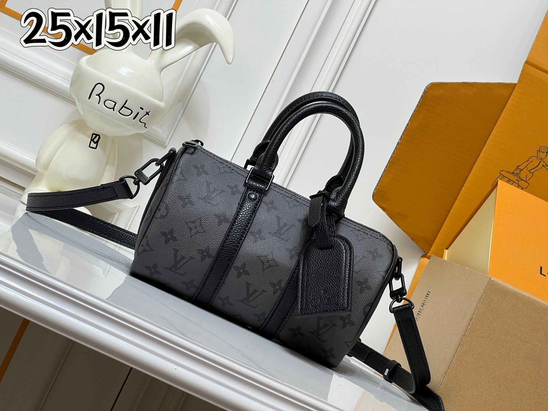 L X V Keepall Bandouli&egrave;re 25 M28369 Size：25x15x11cm