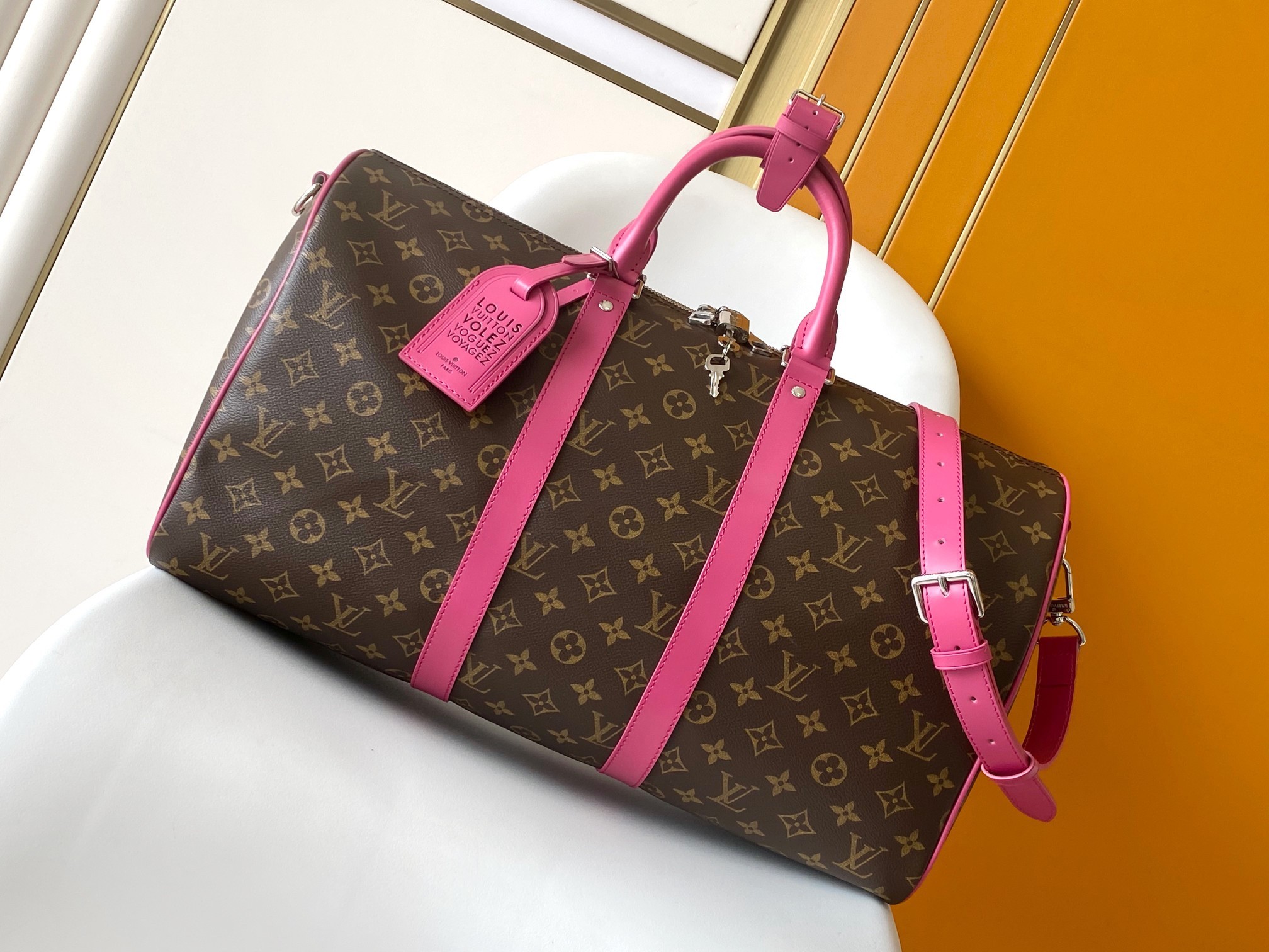 L X V Keepall Bandouli&egrave;re 45 M13807 Size：45x27x20cm