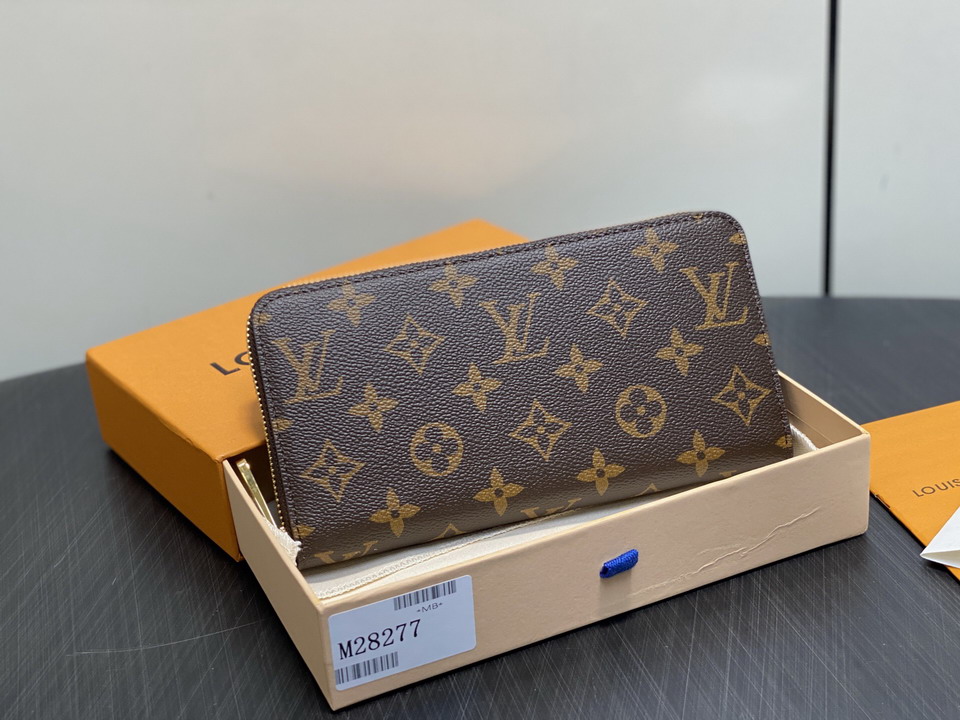 L X V Wallets(Multiple colors) detail 2
