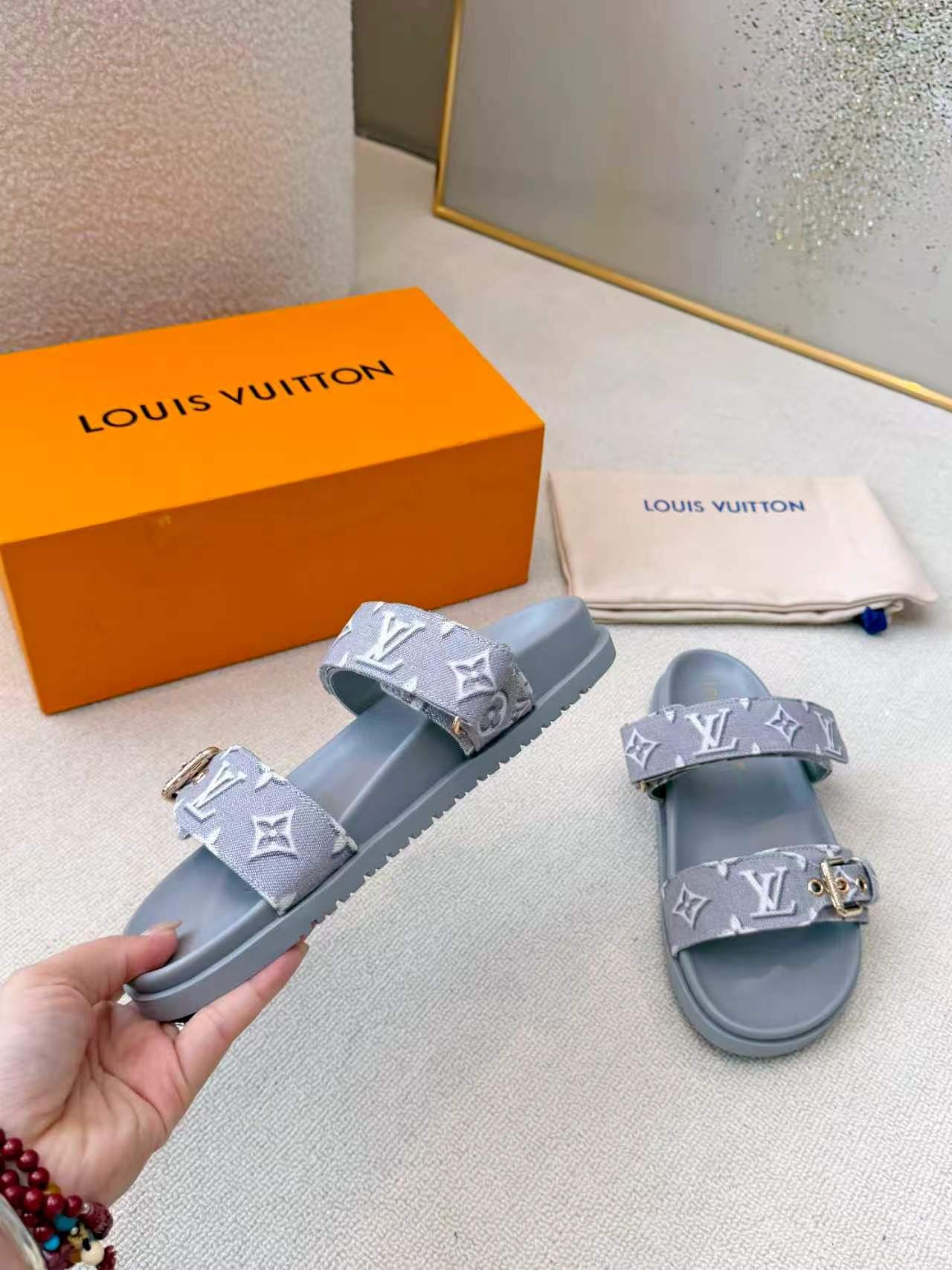 L X V SLIPPERS(Multiple colors) detail 6