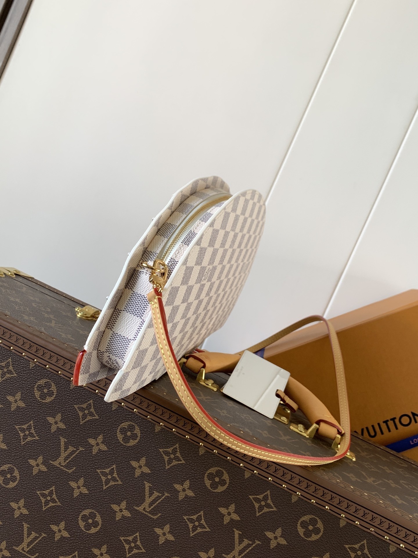 L X V M14804 size:37*19*6CM(Multiple colors) detail 3