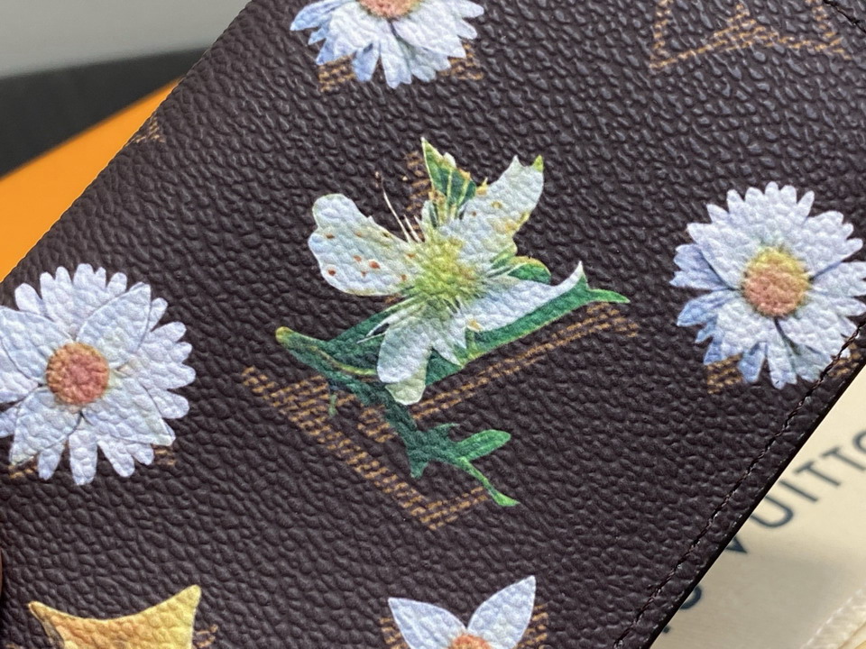 L X V Wallets(Multiple sizes) detail 13