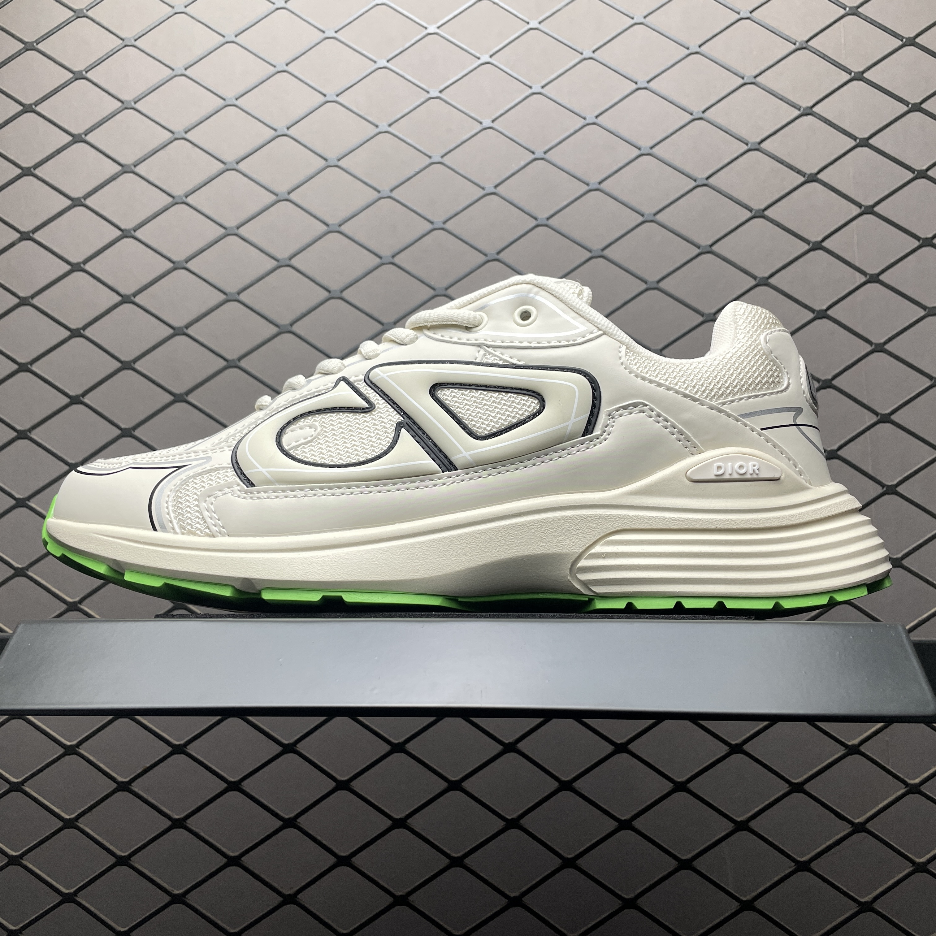 DR B30 Sneakers