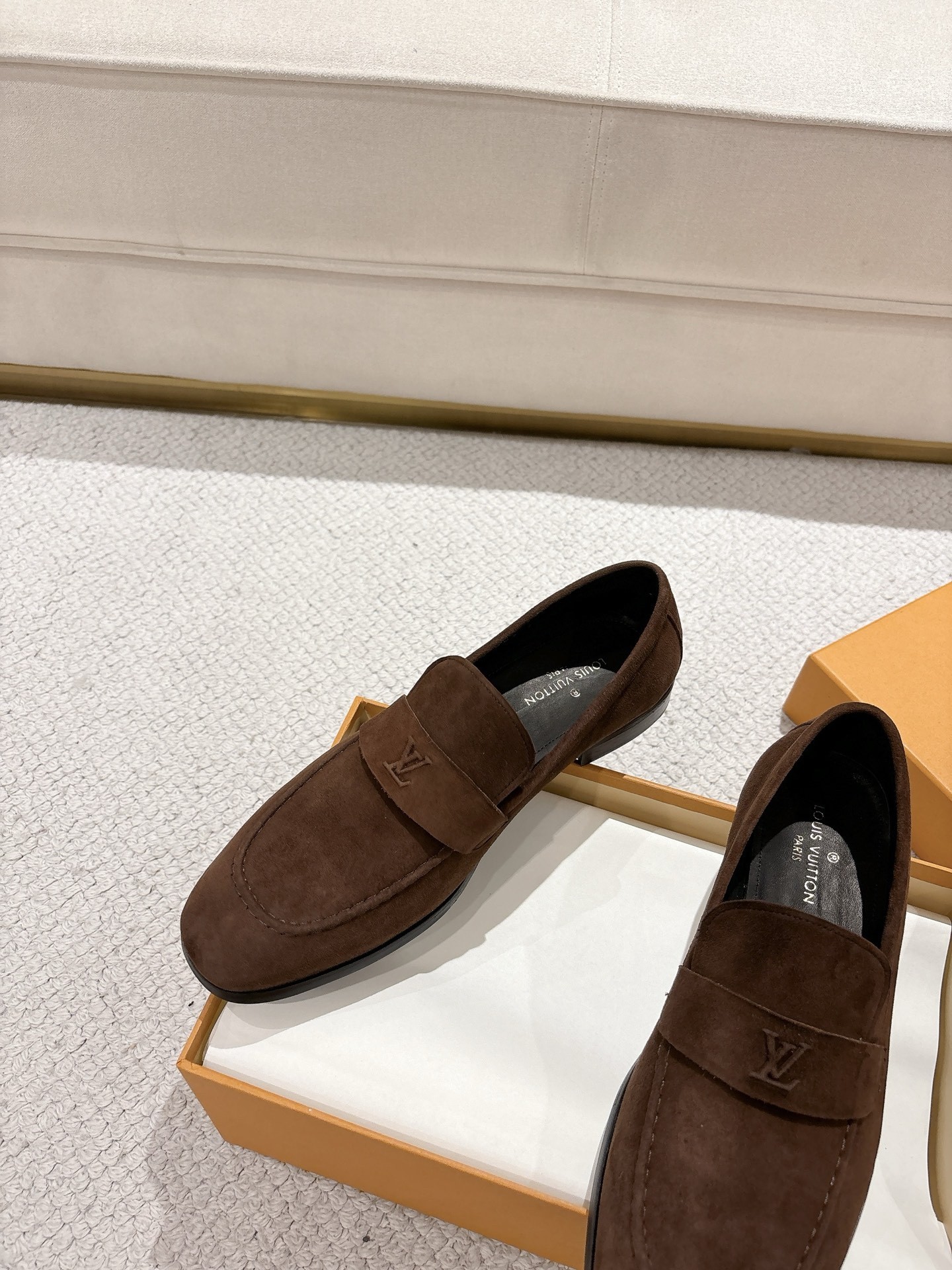 L X V Leather shoes detail 3