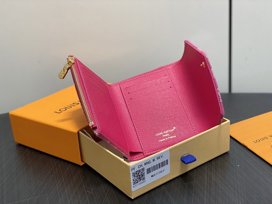 L X V Wallets(Multiple sizes) detail 17