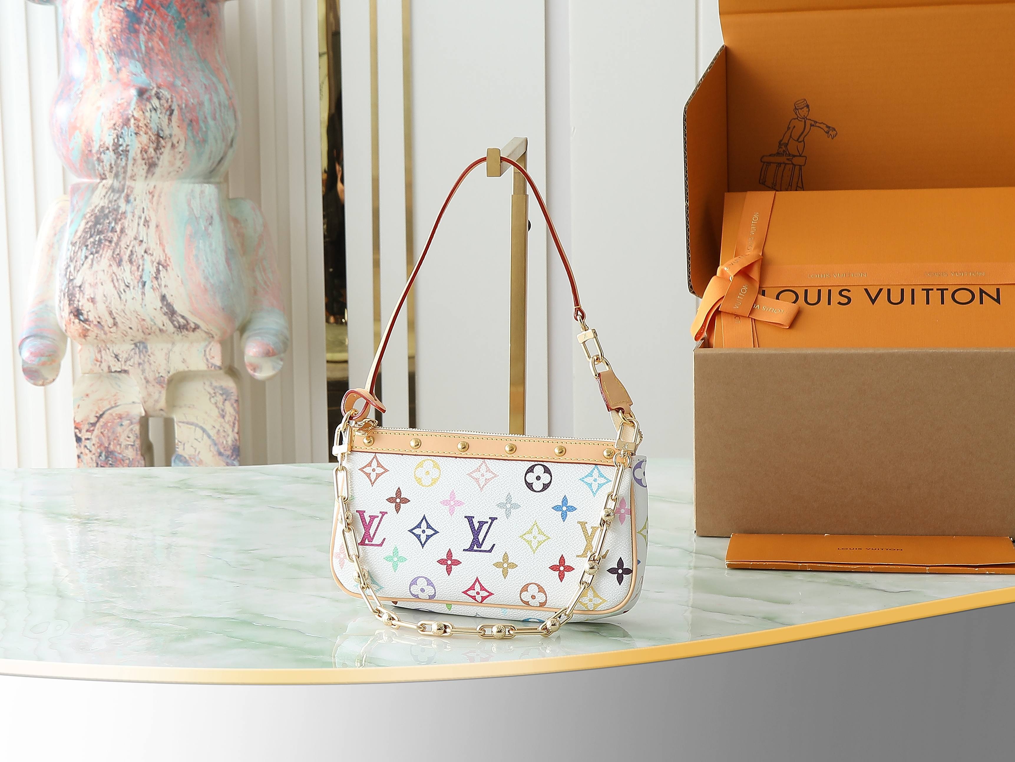 L X V x TM POCHETTE ACCESSOIRES M13404/M13663 13x4x22cm(Multiple colors) detail 5