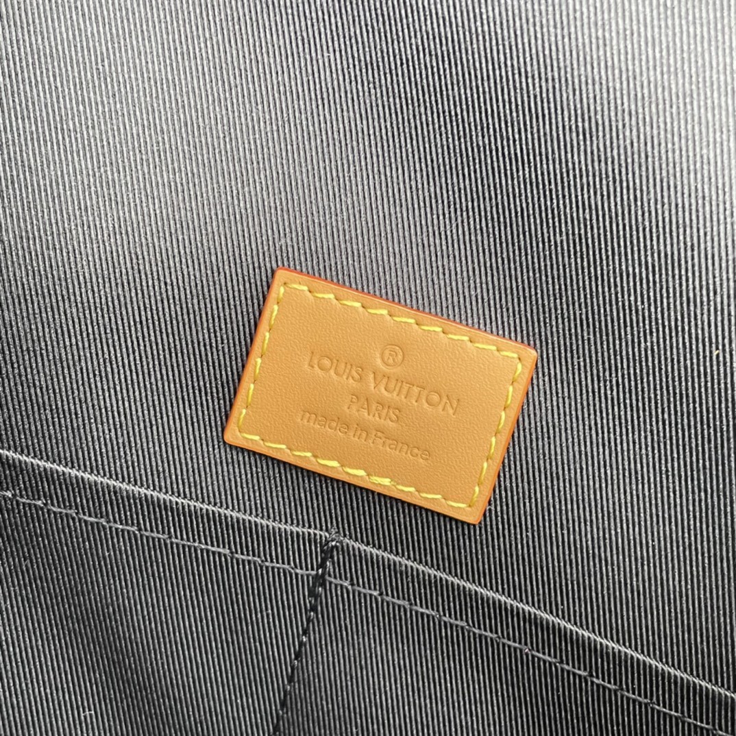 L X V Nicolas Ghesquière M44919 Size:23.5×18×9cm detail 9