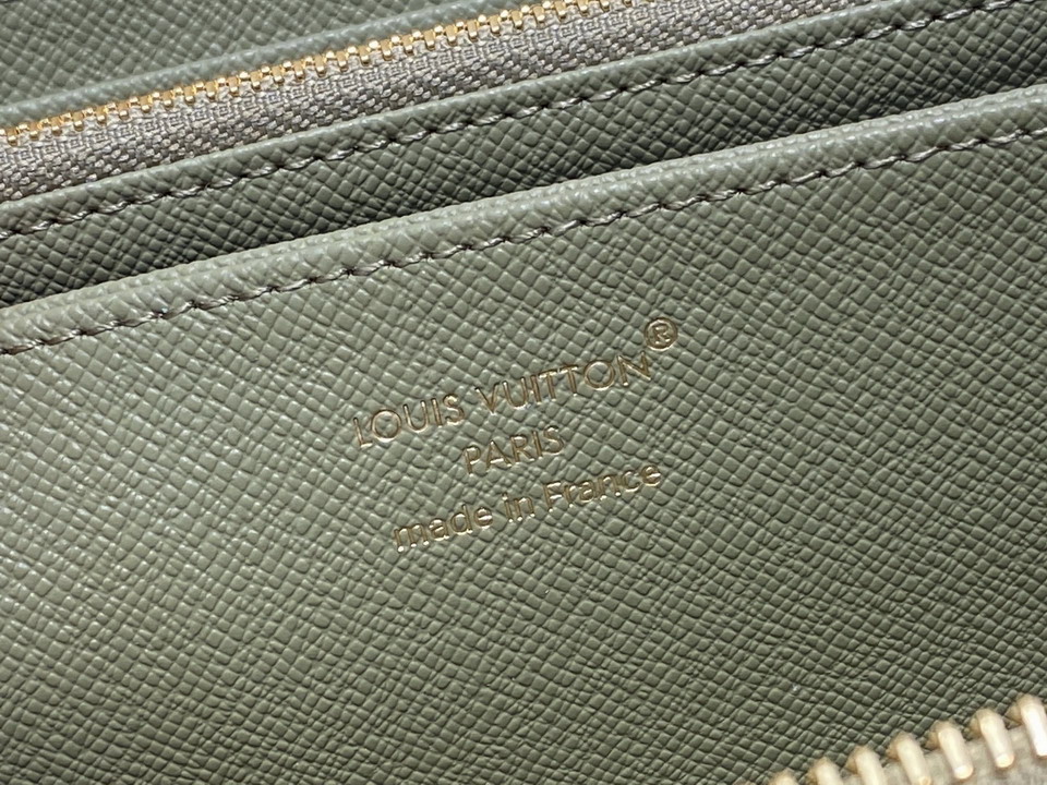 L X V Wallets(Multiple sizes) detail 27