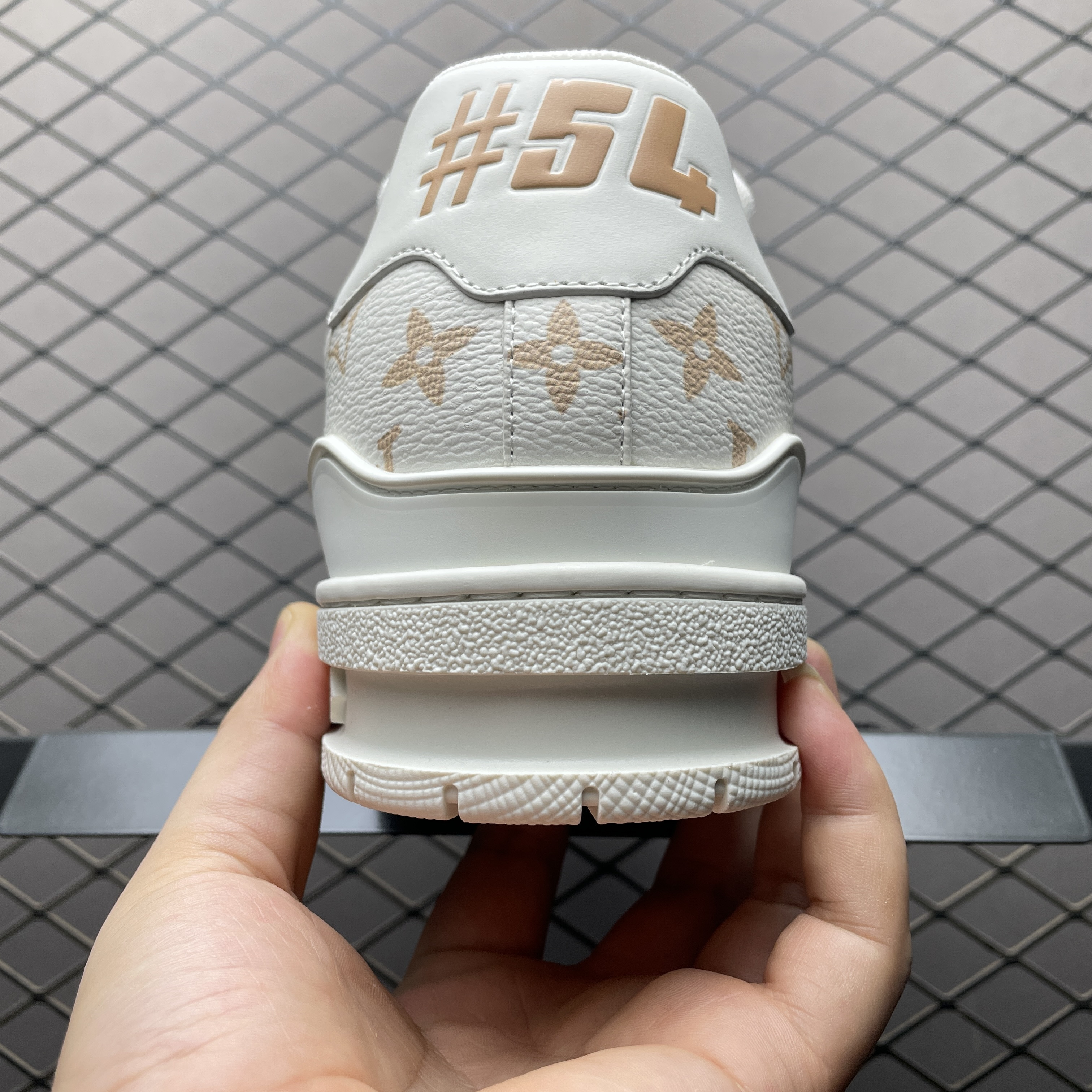 L X V TRAINER SNEAKERS detail 2