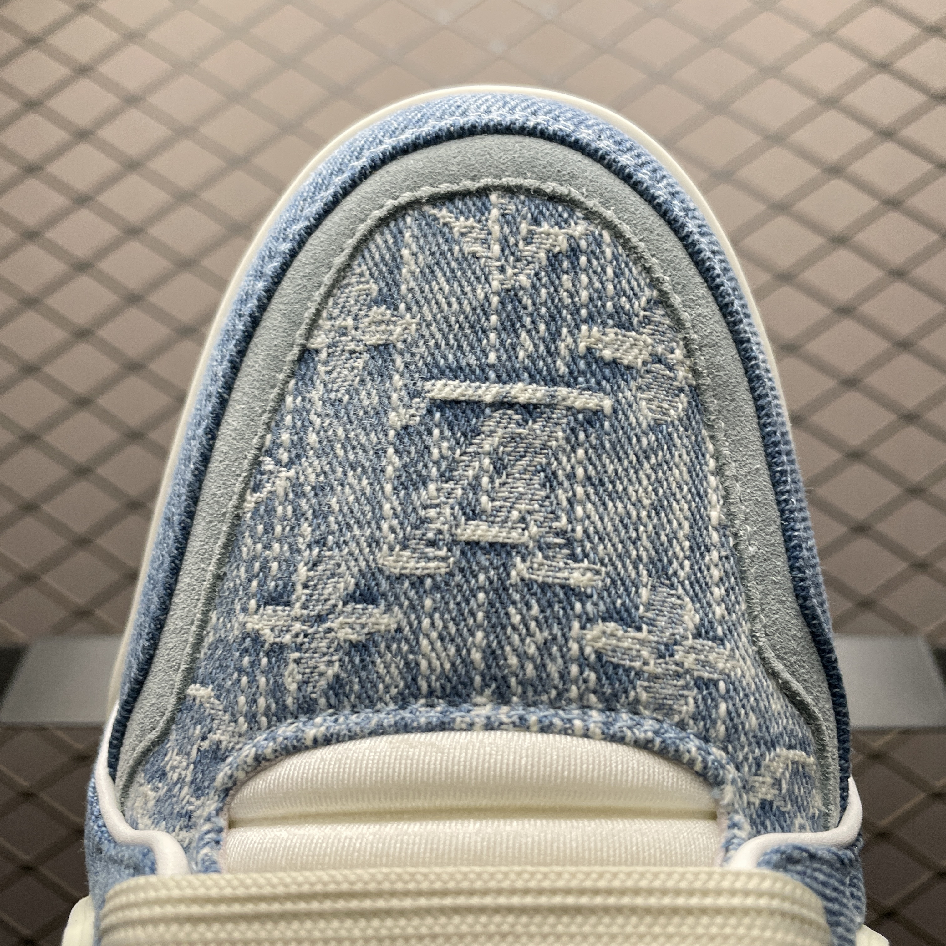 L X V TRAINER Sneakers detail 7