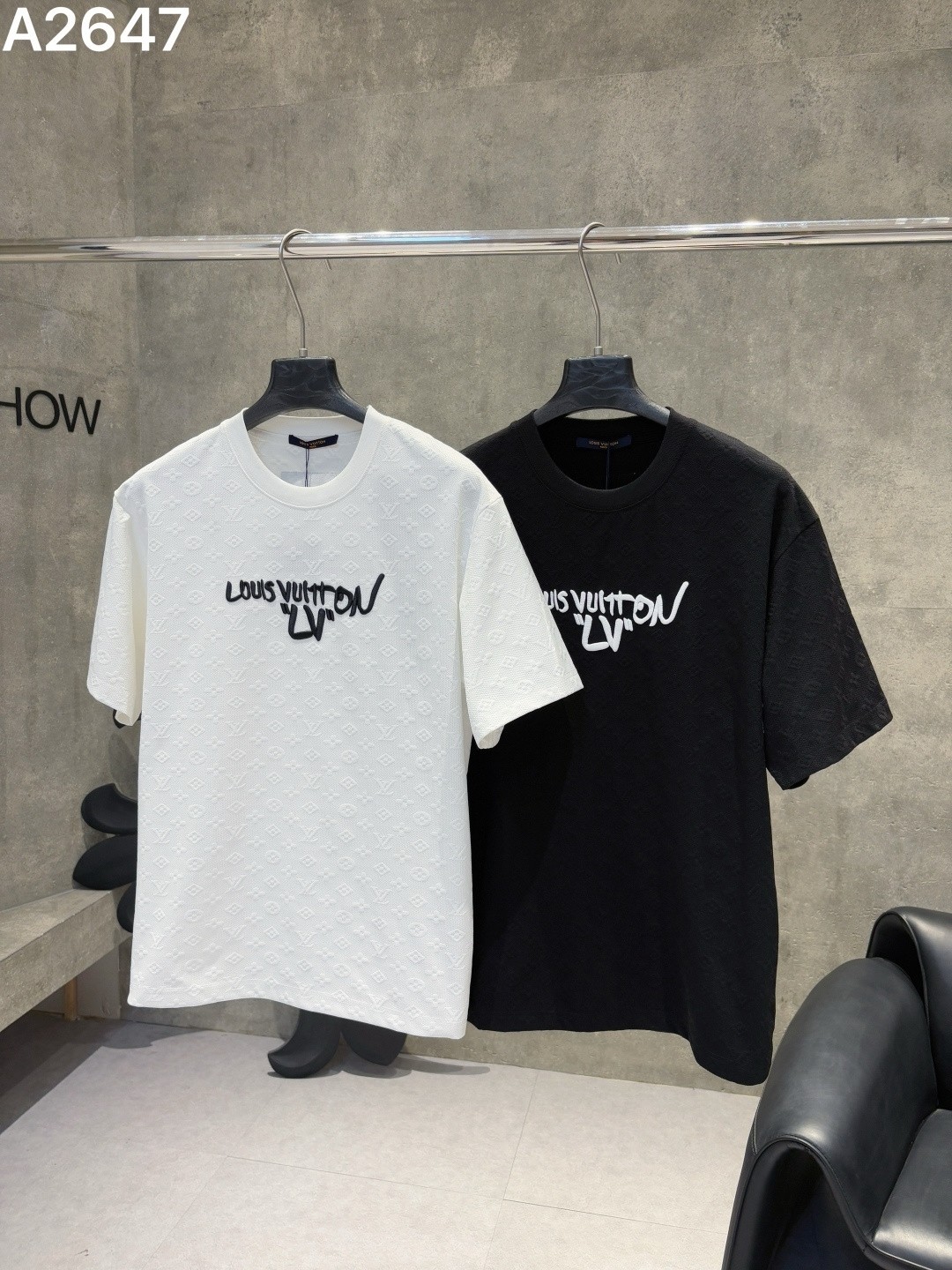 L X V T-shirt（Multiple colors）