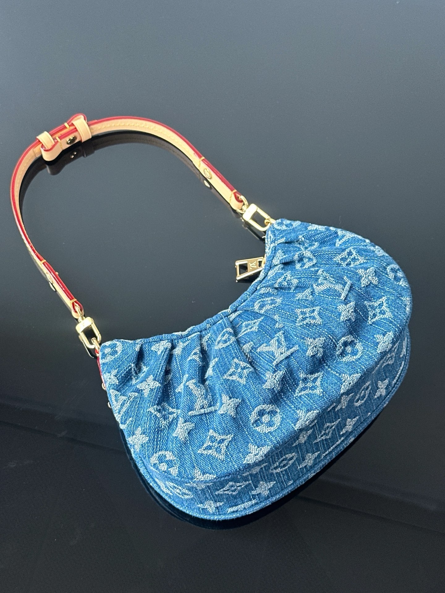 L X V Pochette Valley Size:21x7x15cm detail 4