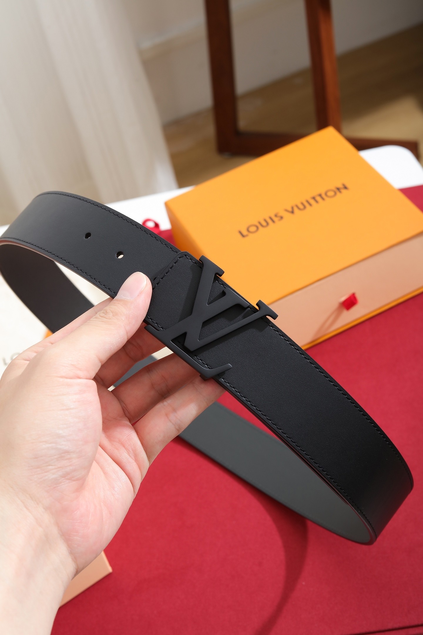 L X V Belt