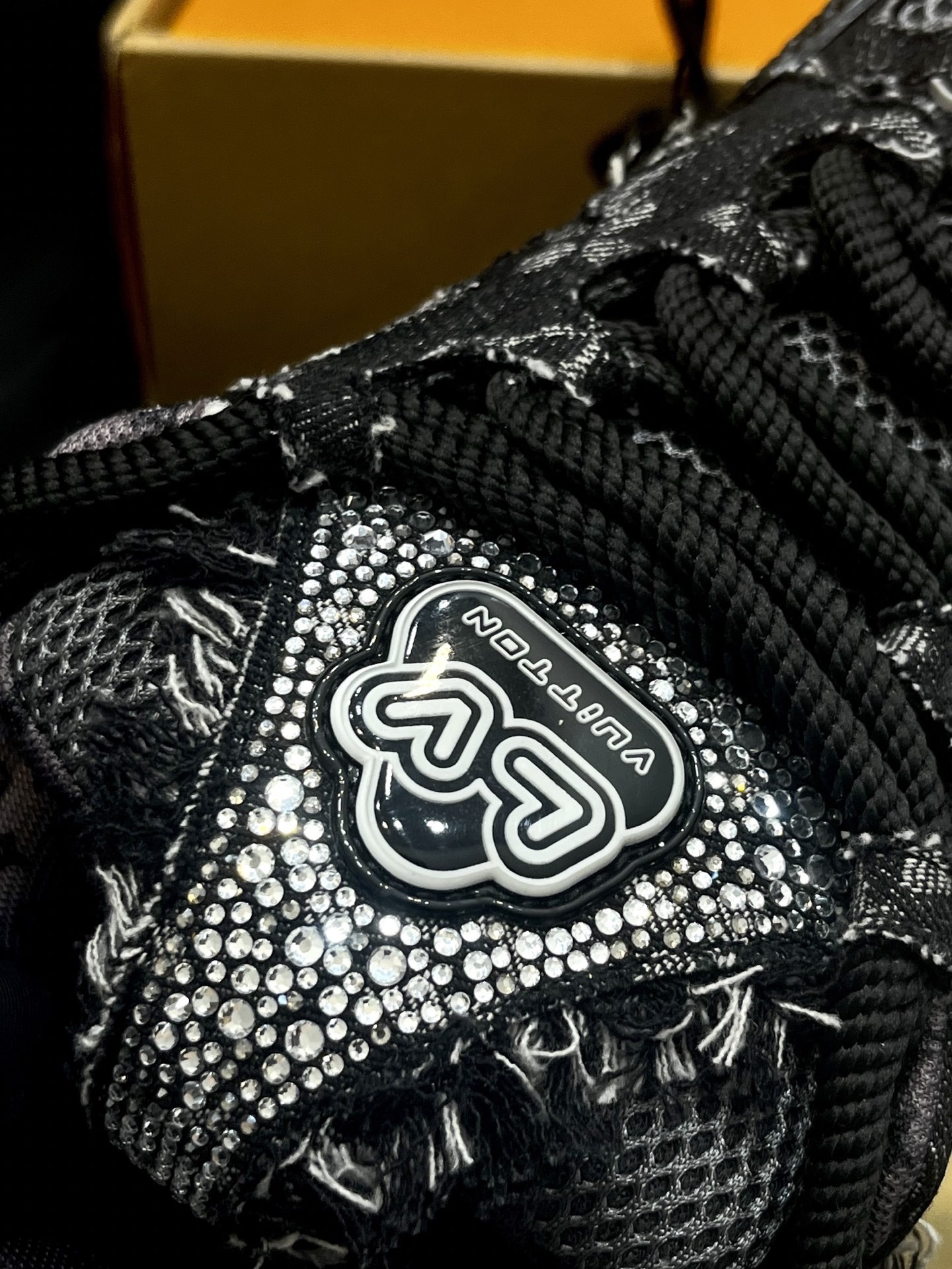 L X V SKATE sneakers detail 3