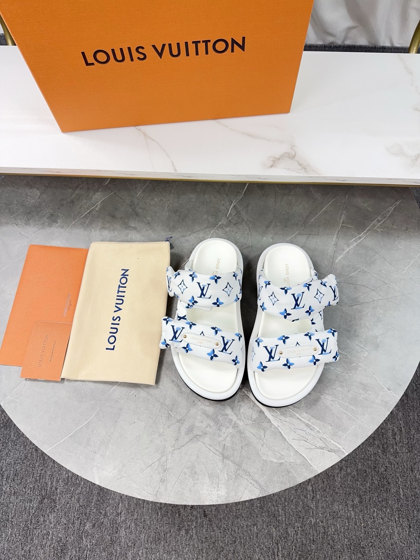 L X V SLIPPERS(Multiple colors) detail 2