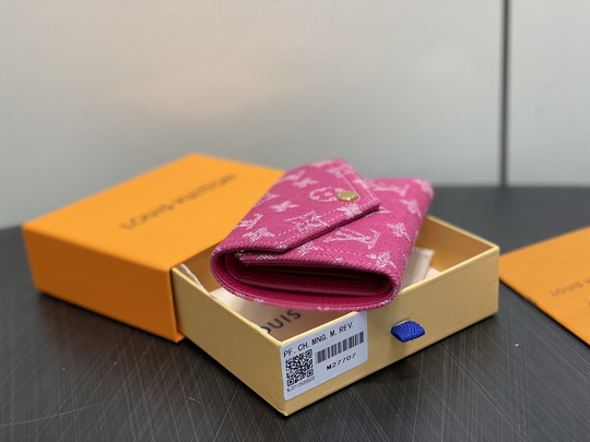 L X V Wallets(Multiple sizes) detail 13