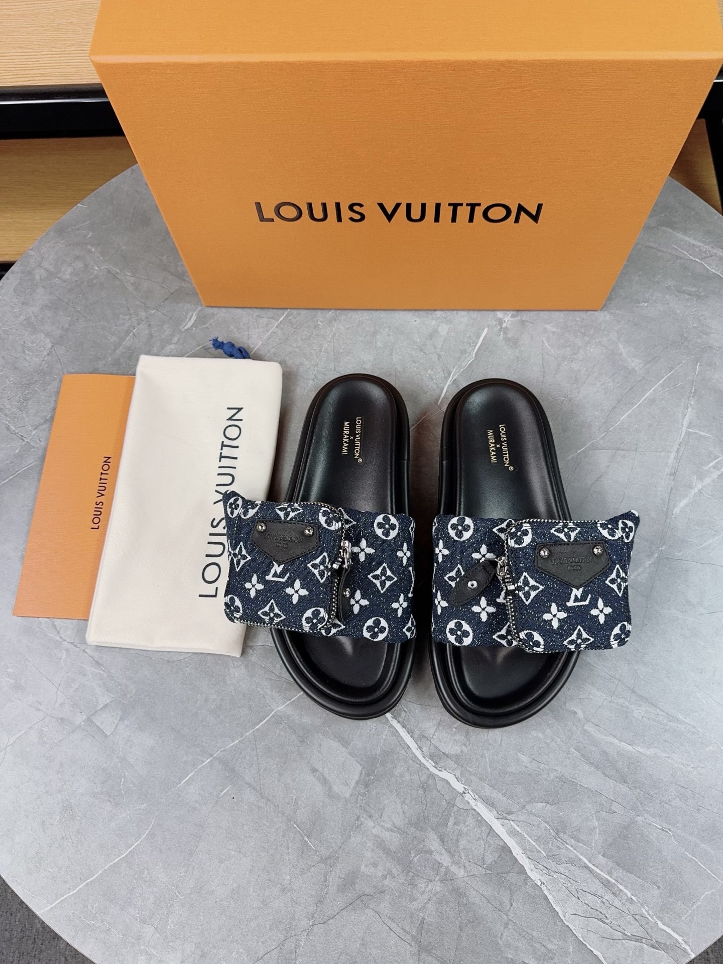 L X V SLIPPERS(Multiple colors) detail 3