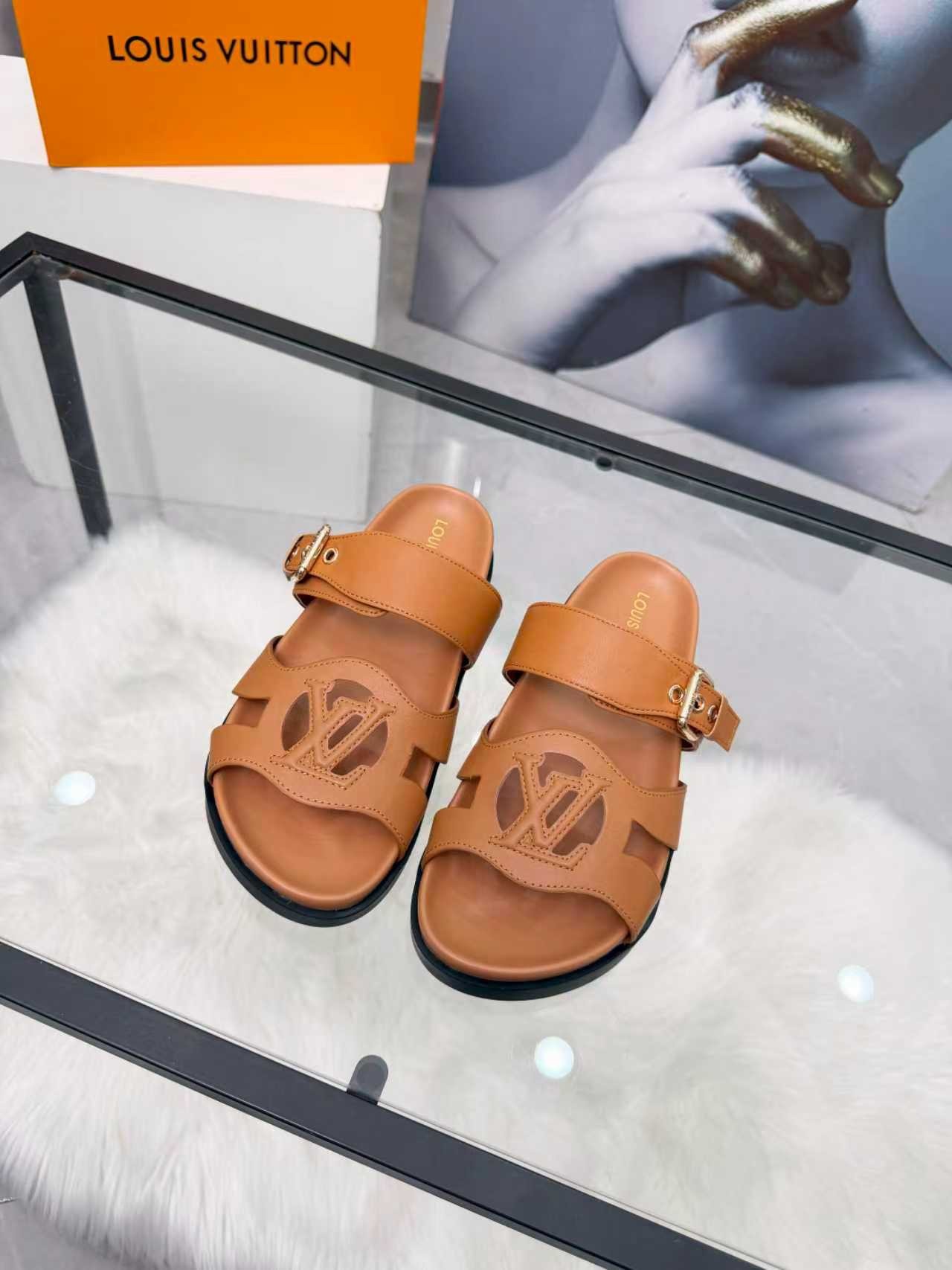 L X V SLIPPERS
