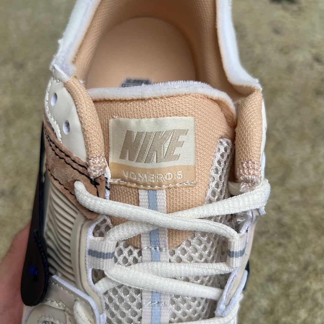 耐克王 Vomero 5米白 Nike Zoom Vomero 5 复古运动跑步鞋 FD0533-010