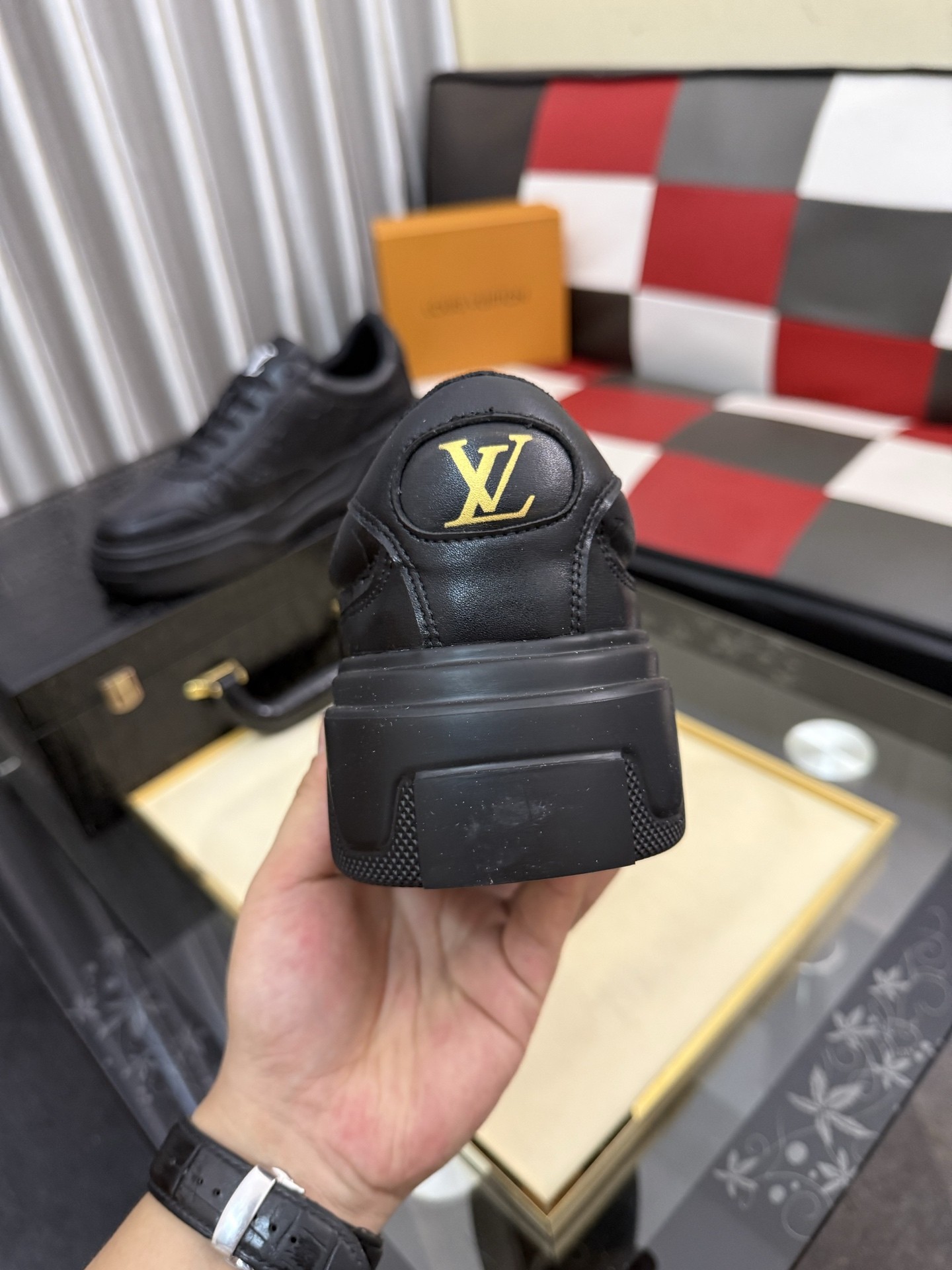 L X V Sneakers detail 7