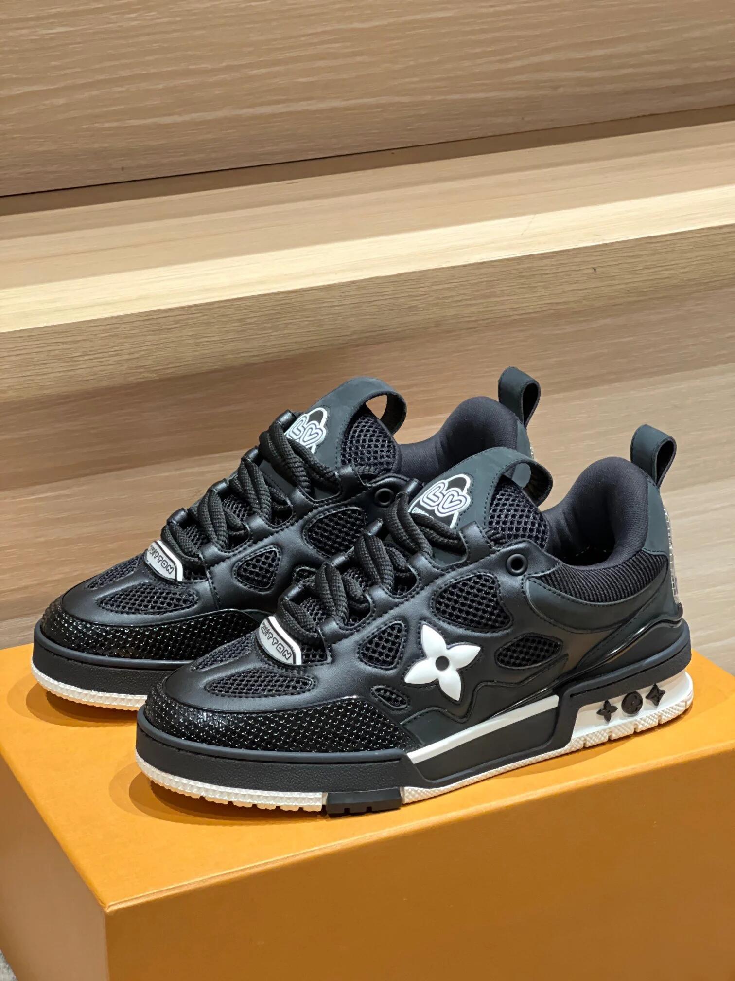 L X V RUNNER TATIC Sneakers