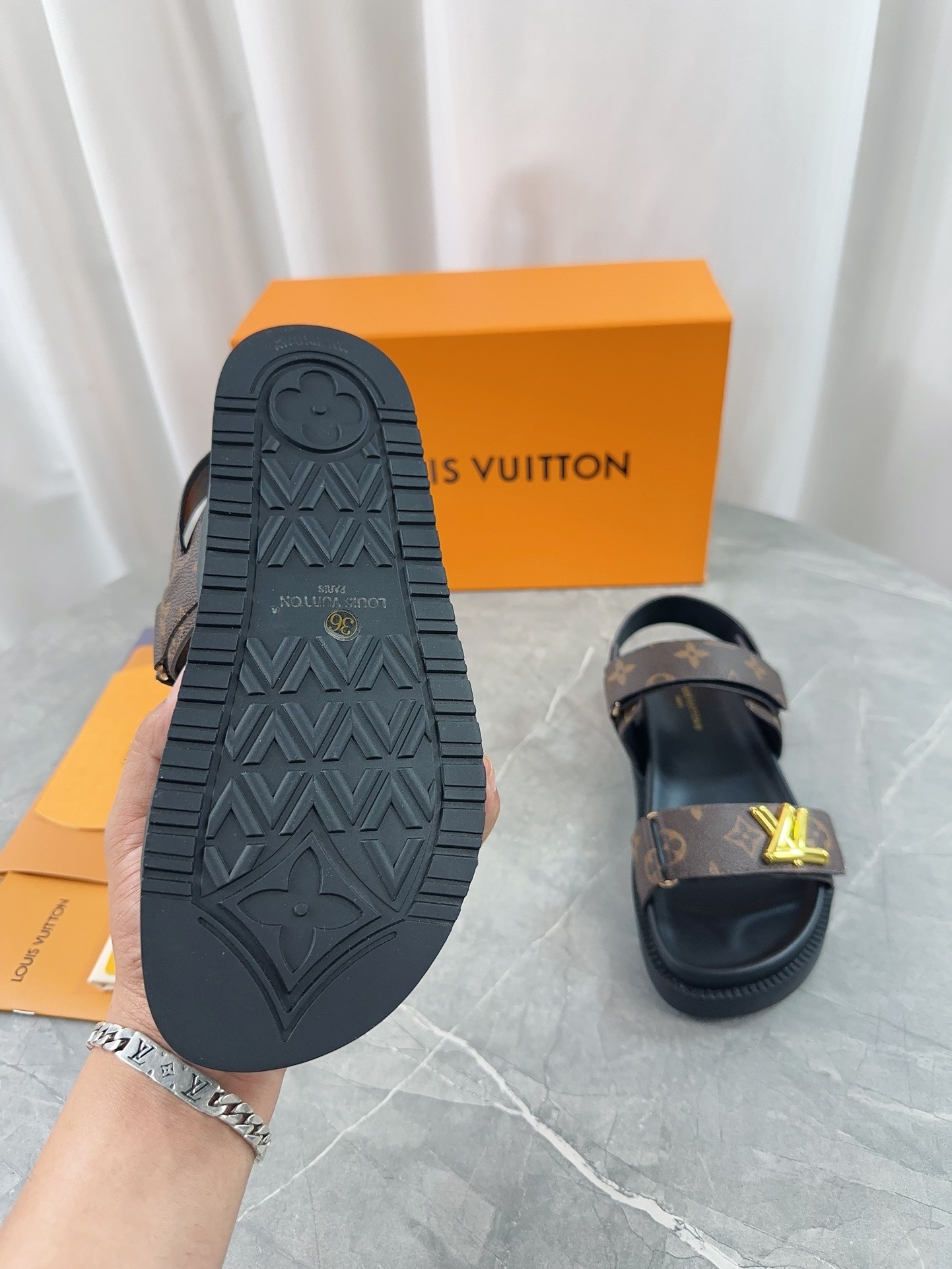 L X V SLIPPERS(Multiple colors) detail 13