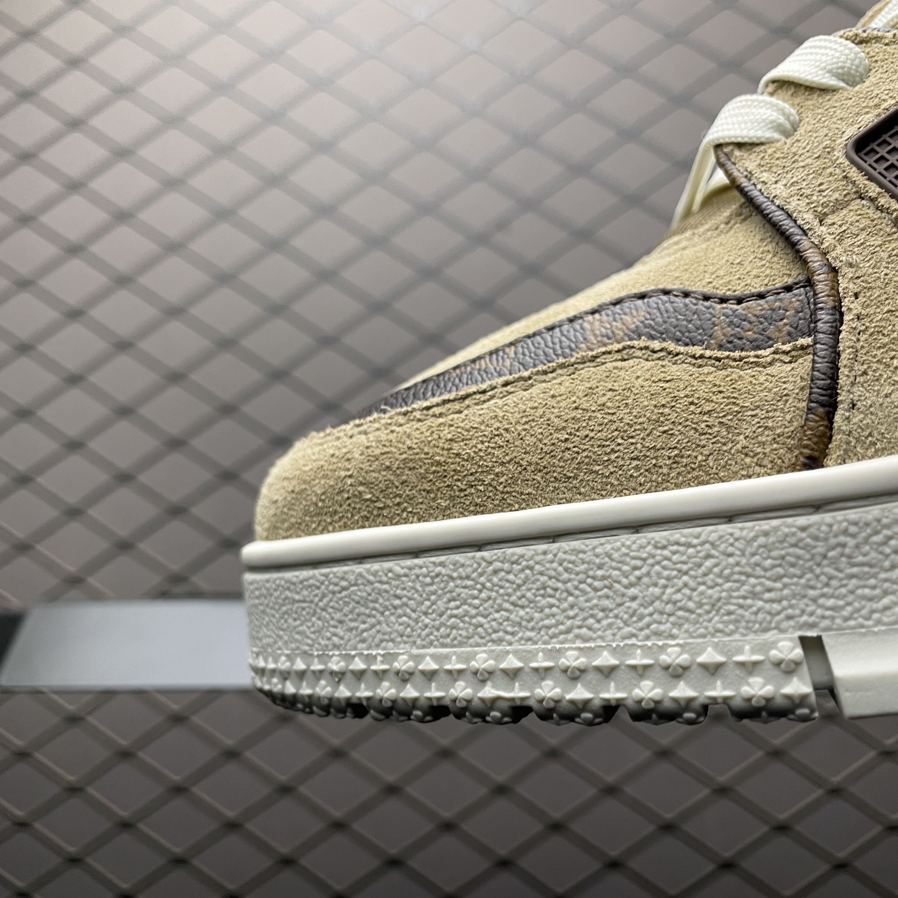 L X V TRAINER SNEAKERS detail 6