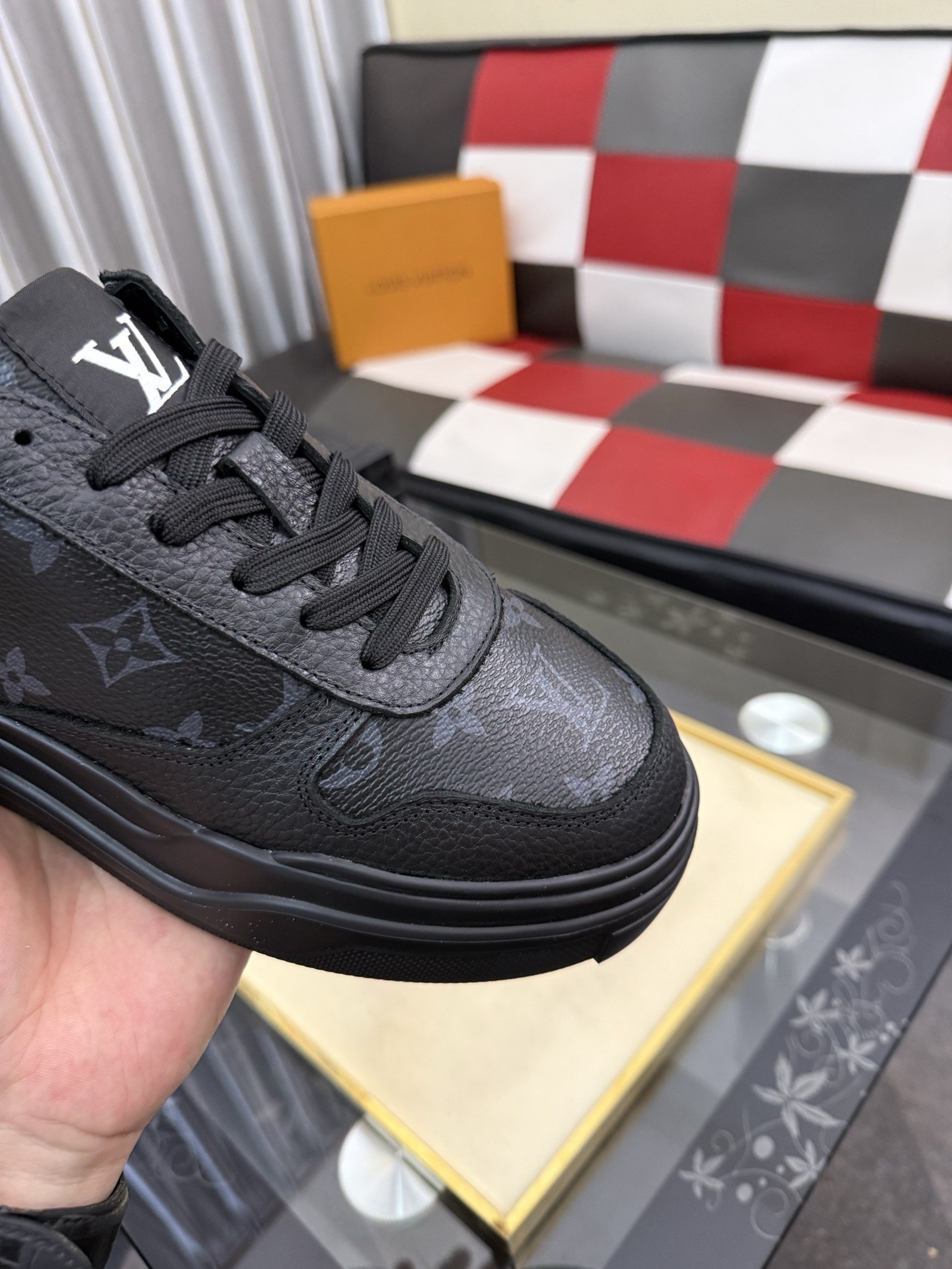 L X V Sneakers detail 6