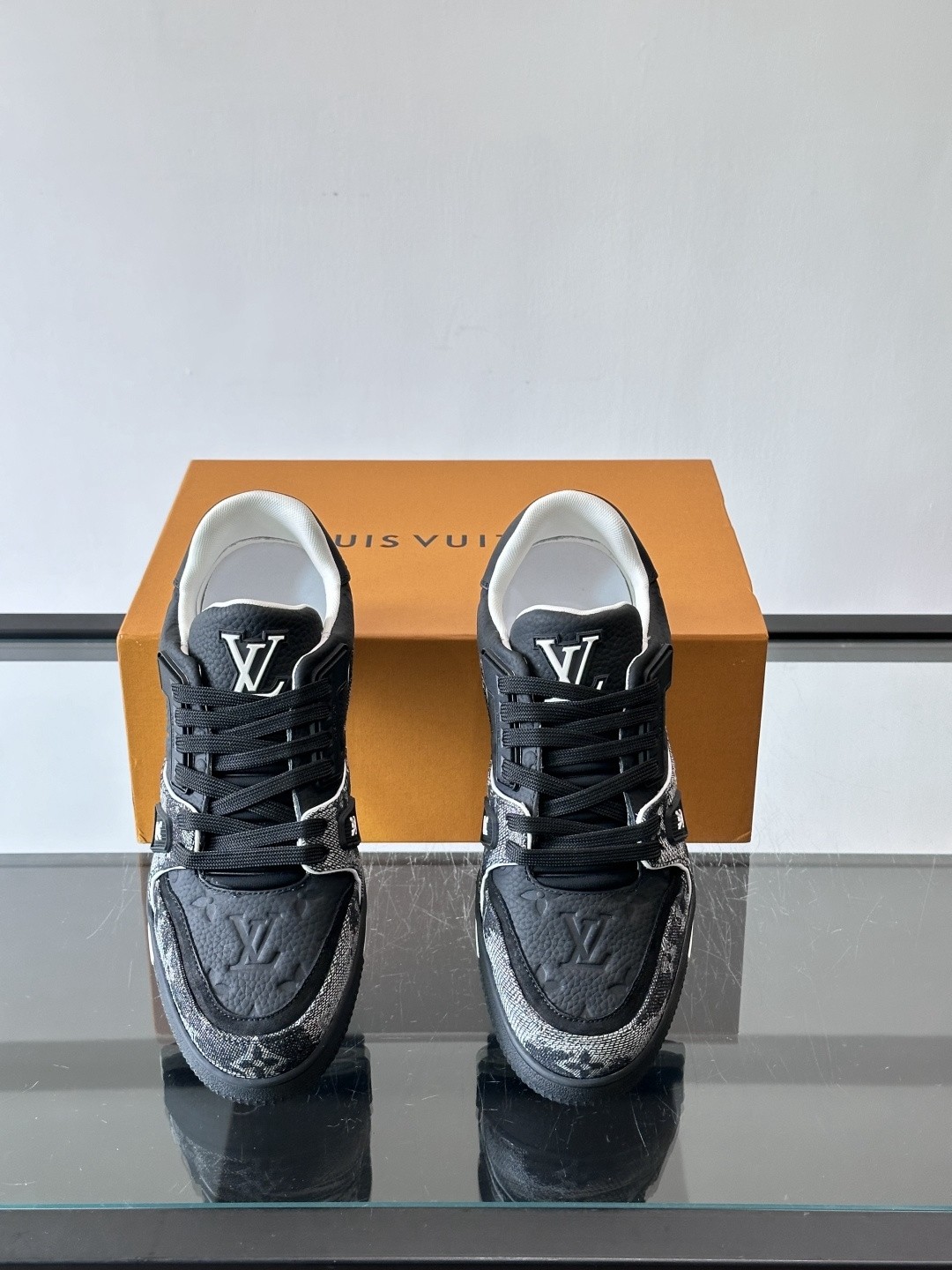 L X V TRAINER Sneakers detail 6