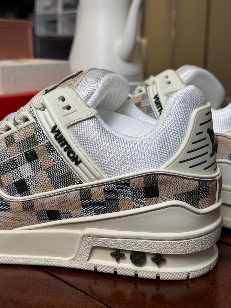 LV Trainer  蛇年限定白色棋盘格 尺码：36-46  48