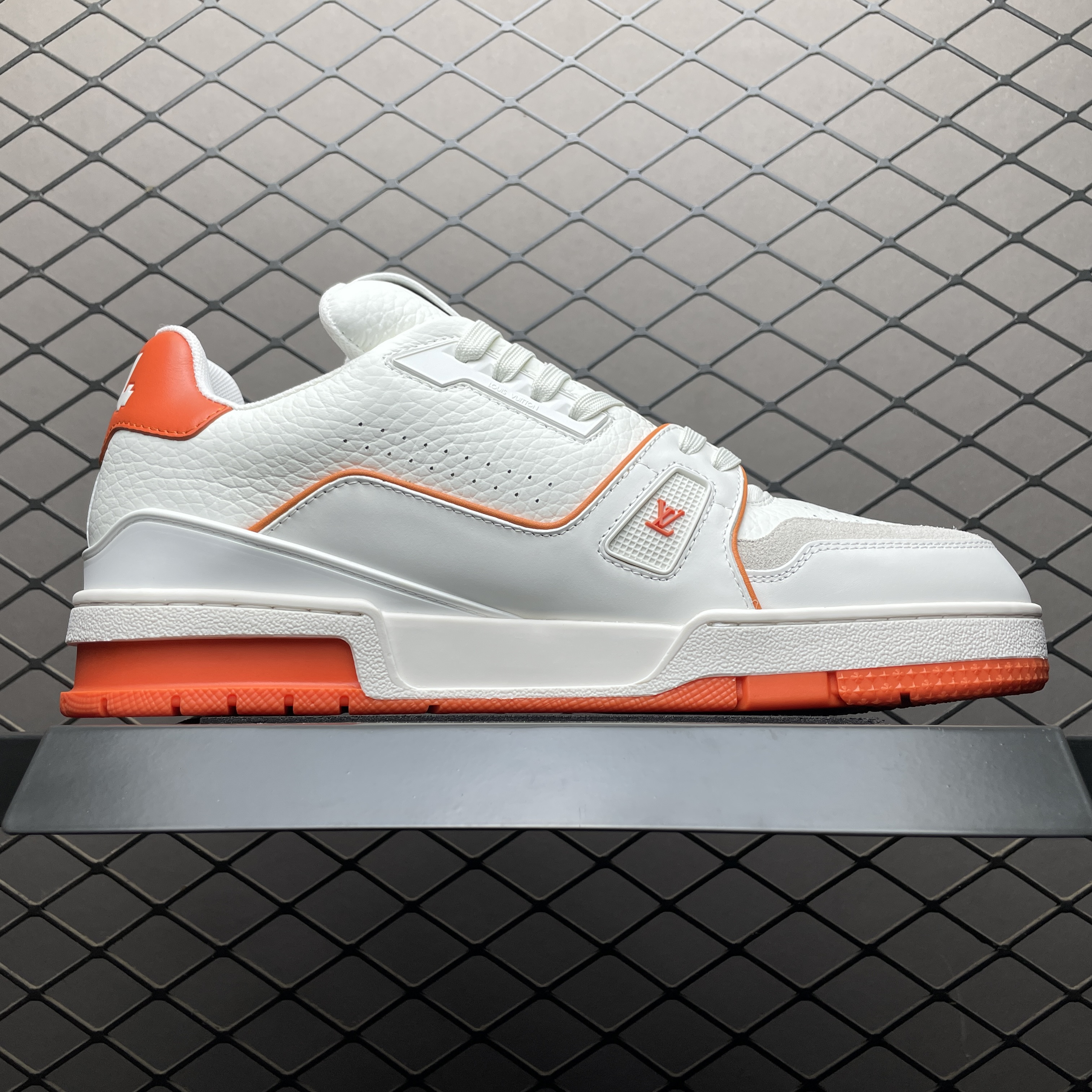 L X V TRAINER Sneakers detail 4