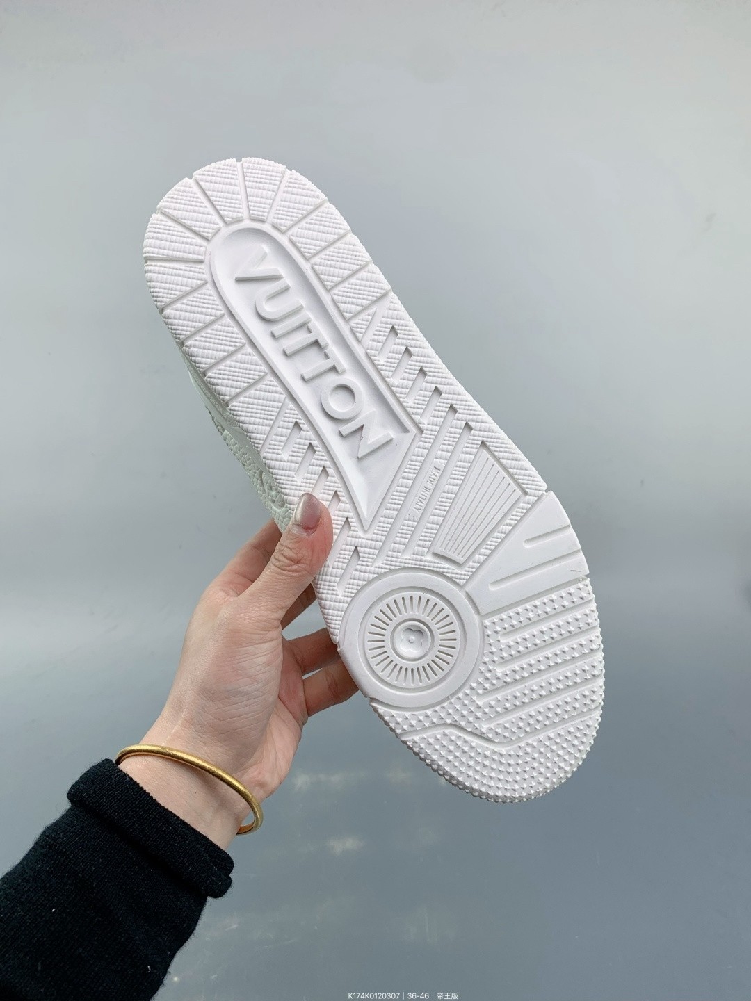 L X V TRAINER Sneakers detail 8