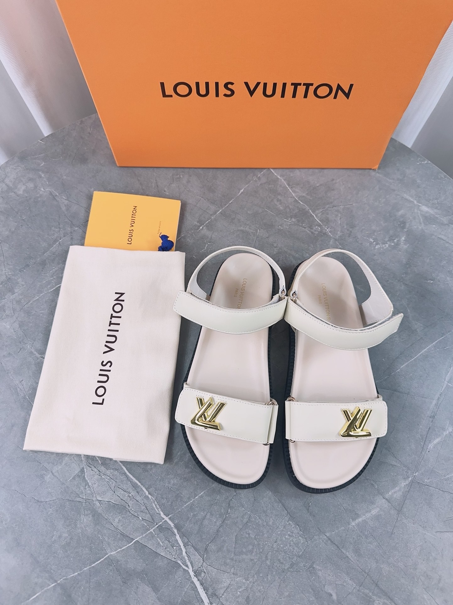 L X V SLIPPERS(Multiple colors) detail 10