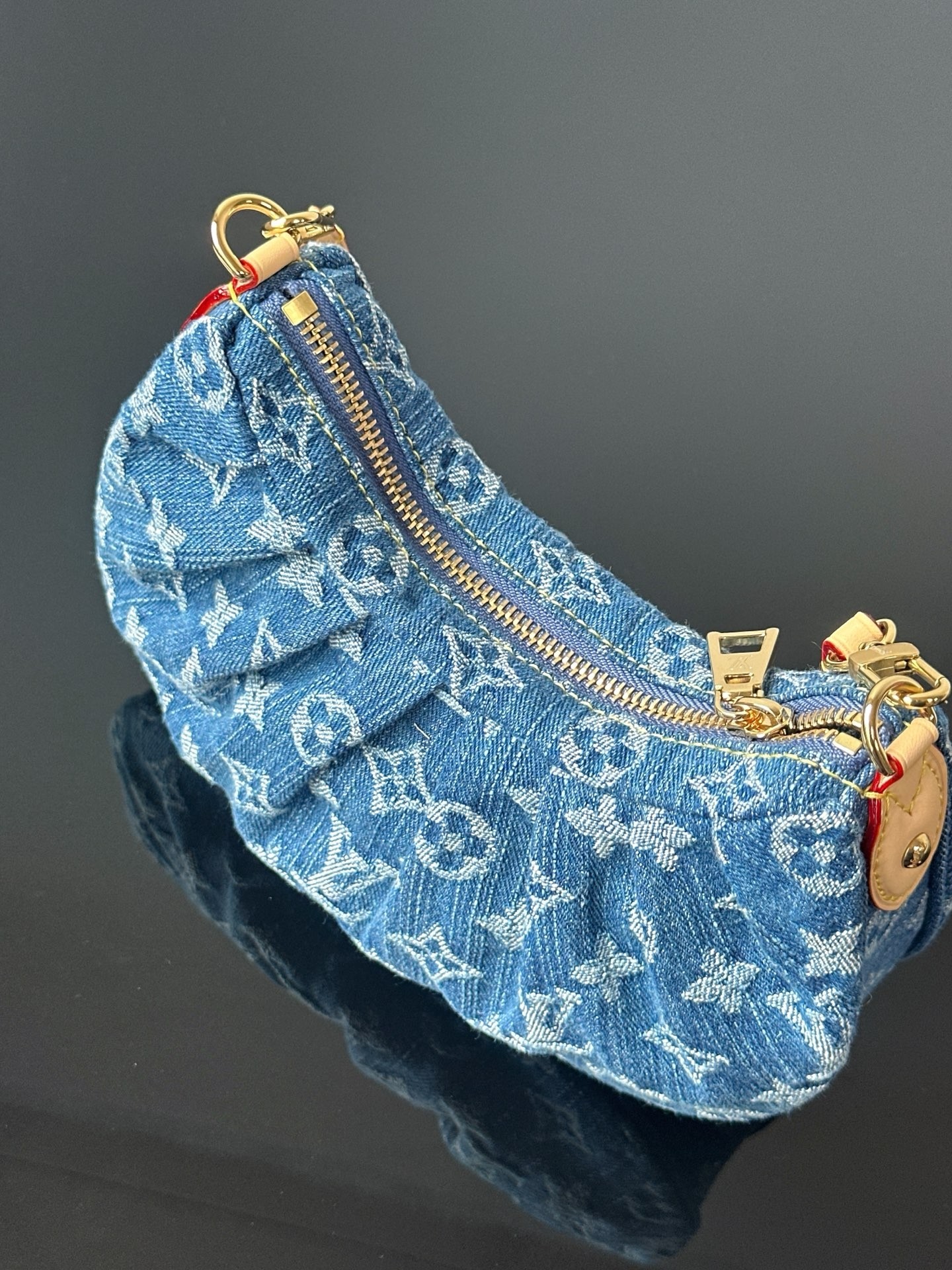 L X V Pochette Valley Size:21x7x15cm detail 5