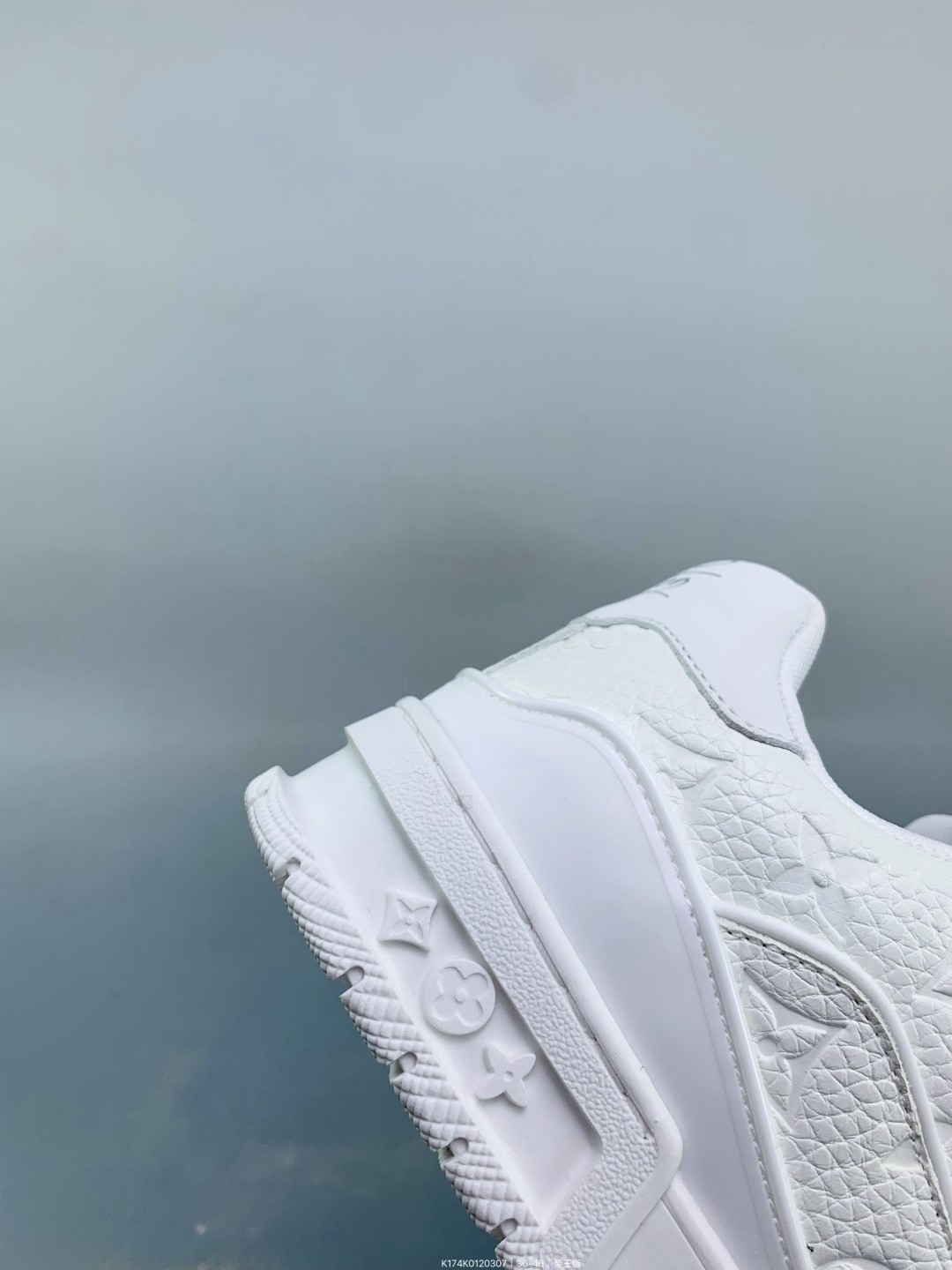 L X V TRAINER Sneakers detail 9