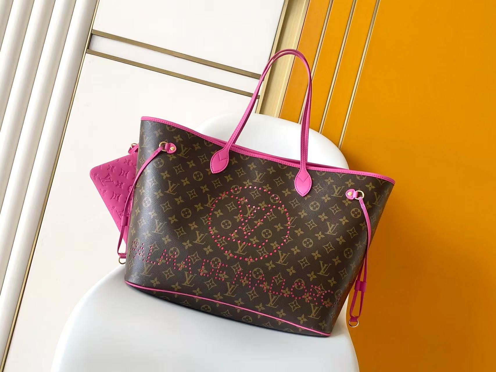 L X V Neverfull M29211 Size：39x32x19cm