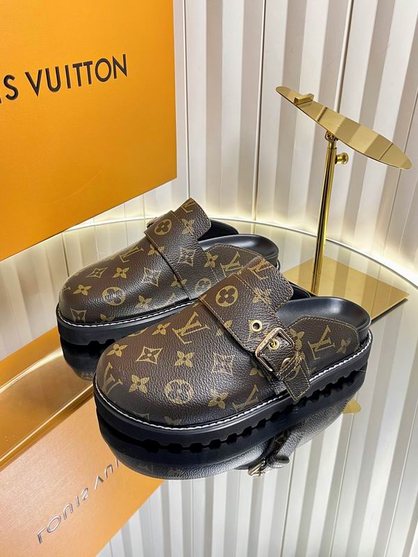 L X V Slippers