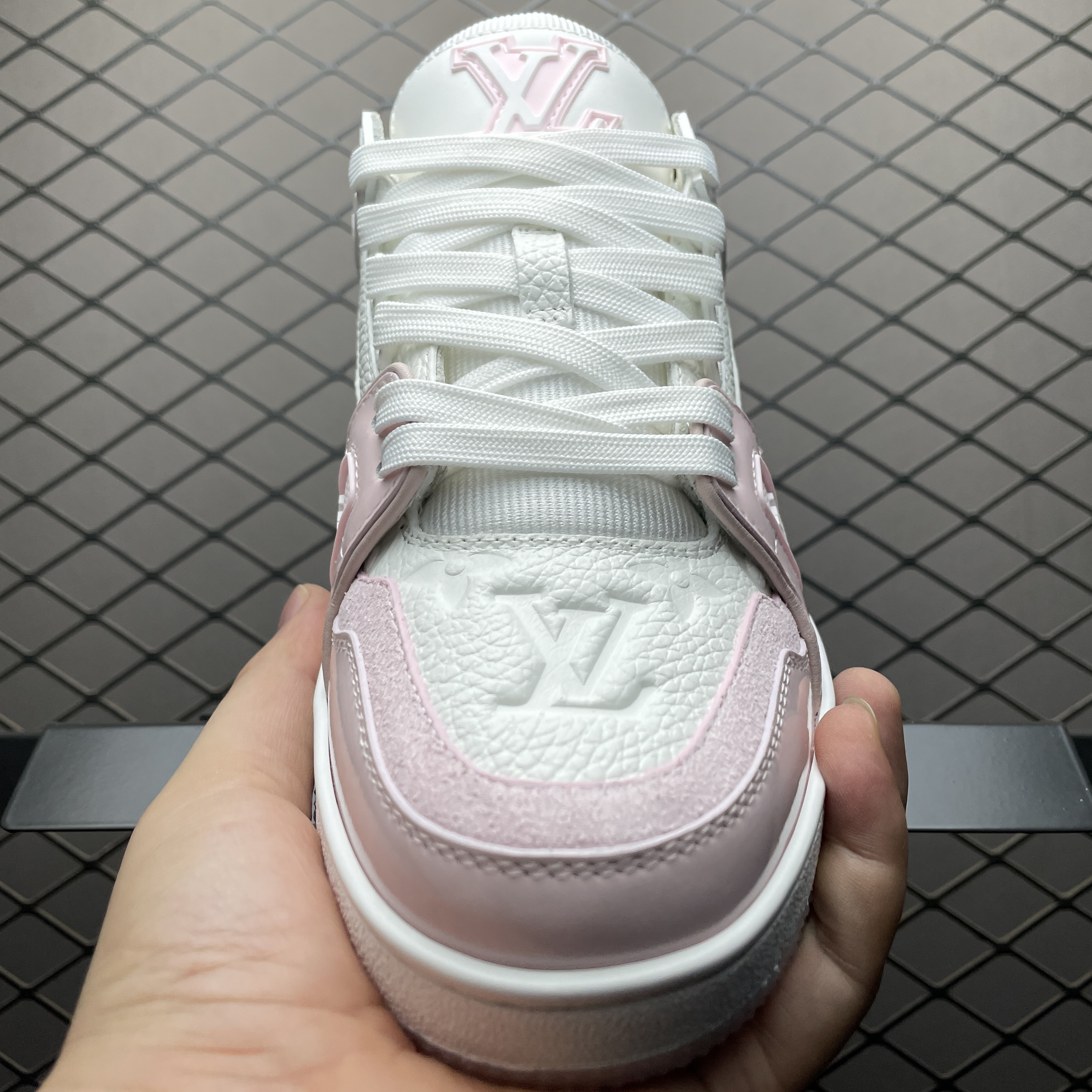 L X V TRAINER Sneaker detail 9
