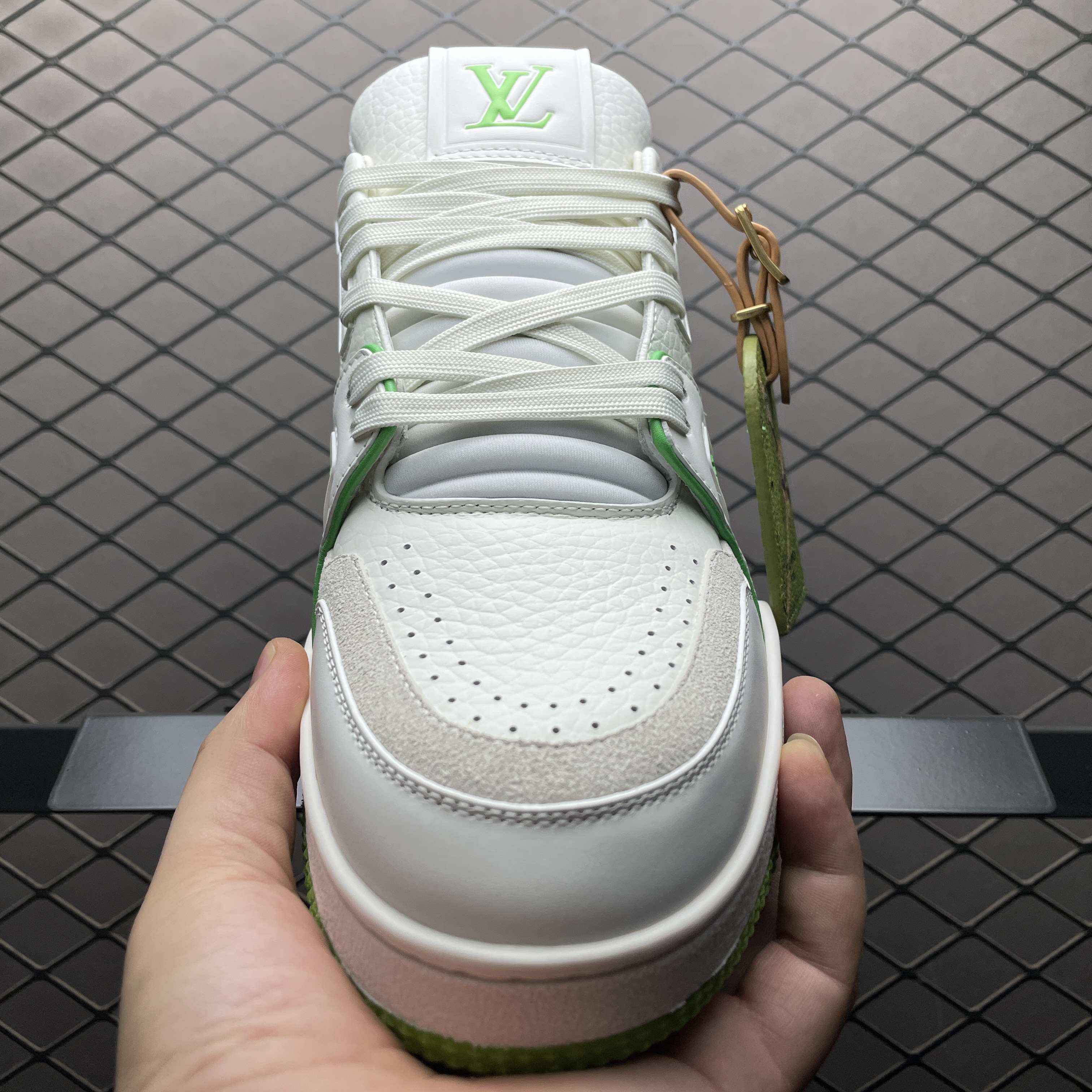 L X V TRAINER Sneakers detail 9
