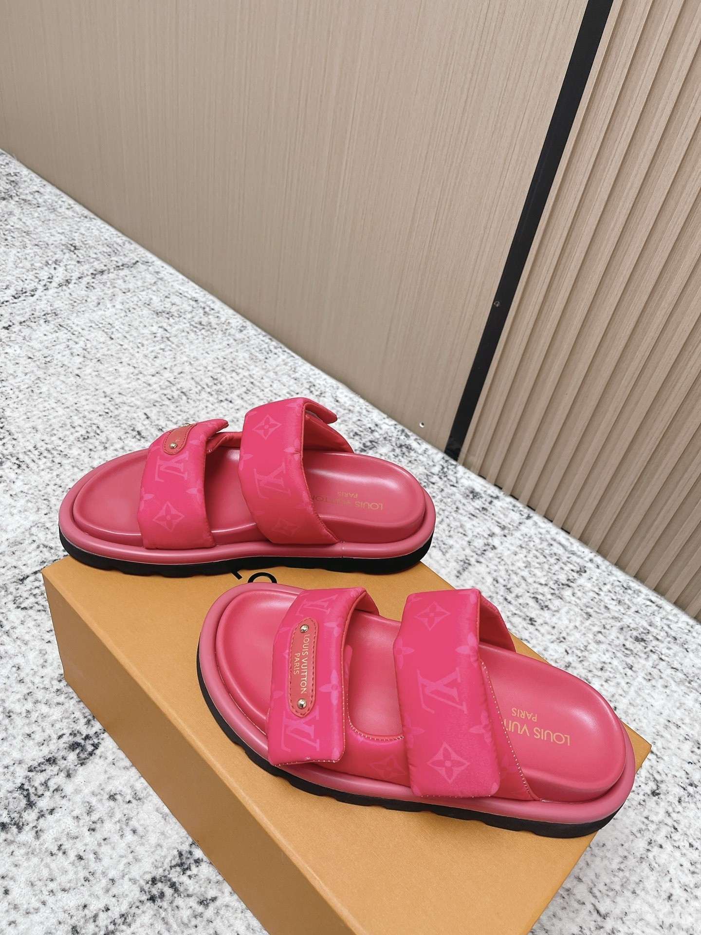 L X V SLIPPERS detail 2